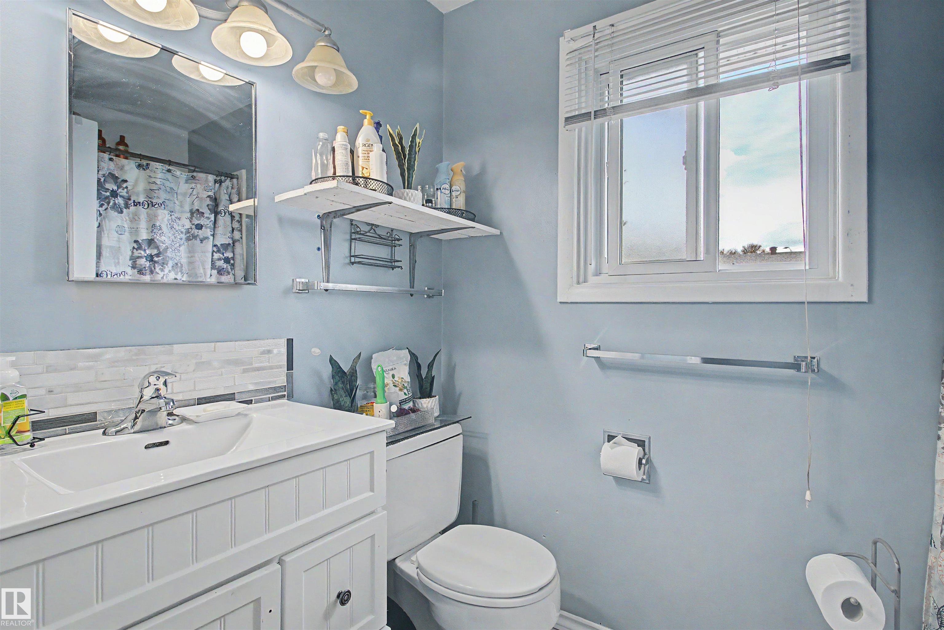 Photo 13 at 5724 143 Avenue NW, York, Edmonton