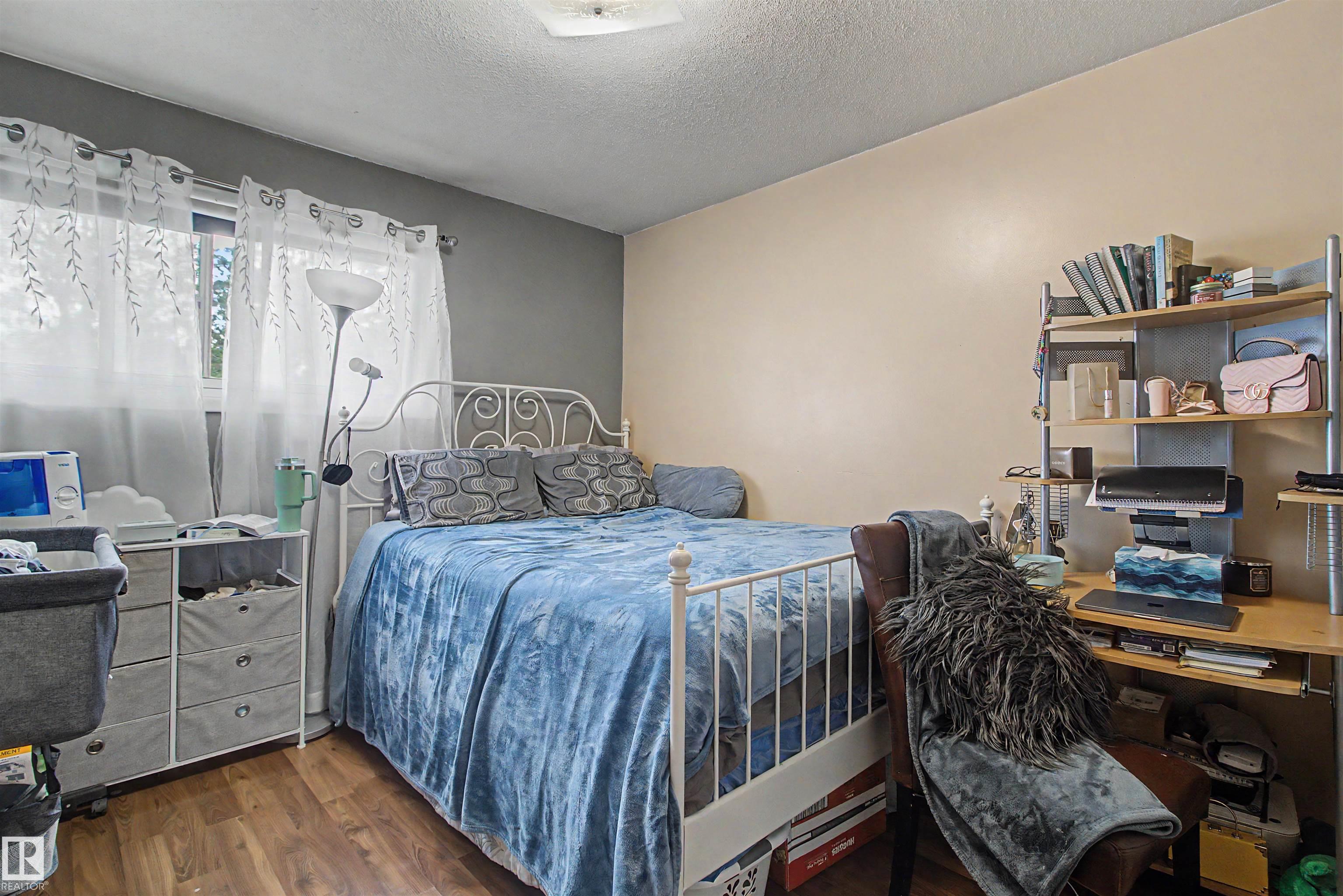 Photo 17 at 5724 143 Avenue NW, York, Edmonton