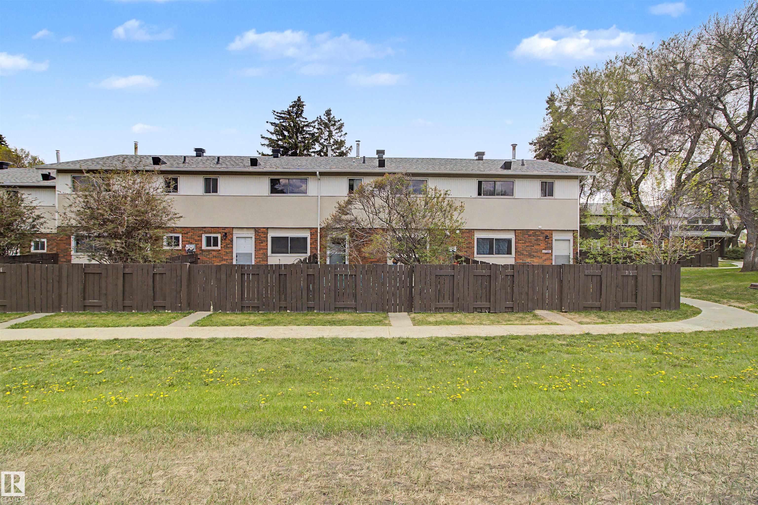 Photo 27 at 5724 143 Avenue NW, York, Edmonton