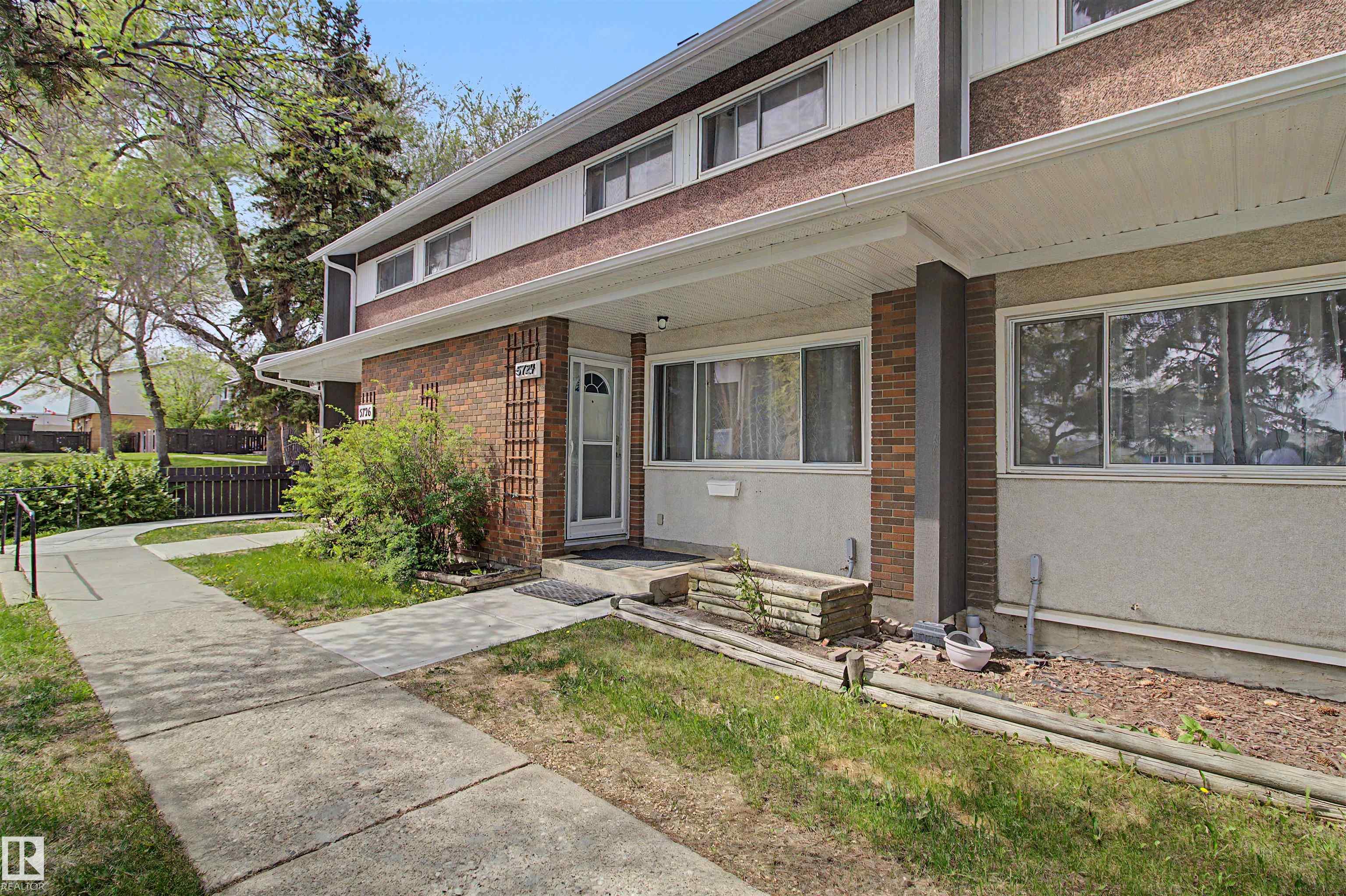 Photo 28 at 5724 143 Avenue NW, York, Edmonton