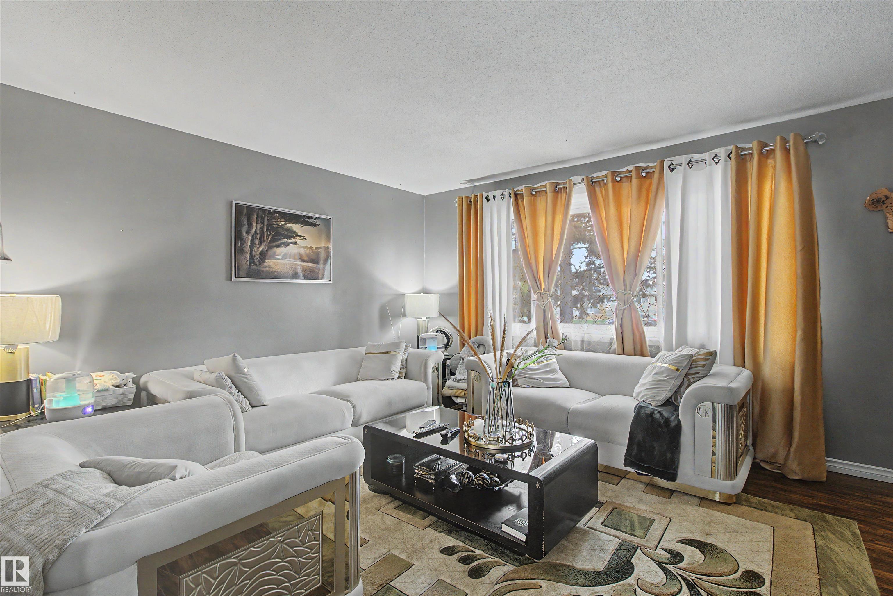 5724 143 Avenue NW, York, Edmonton