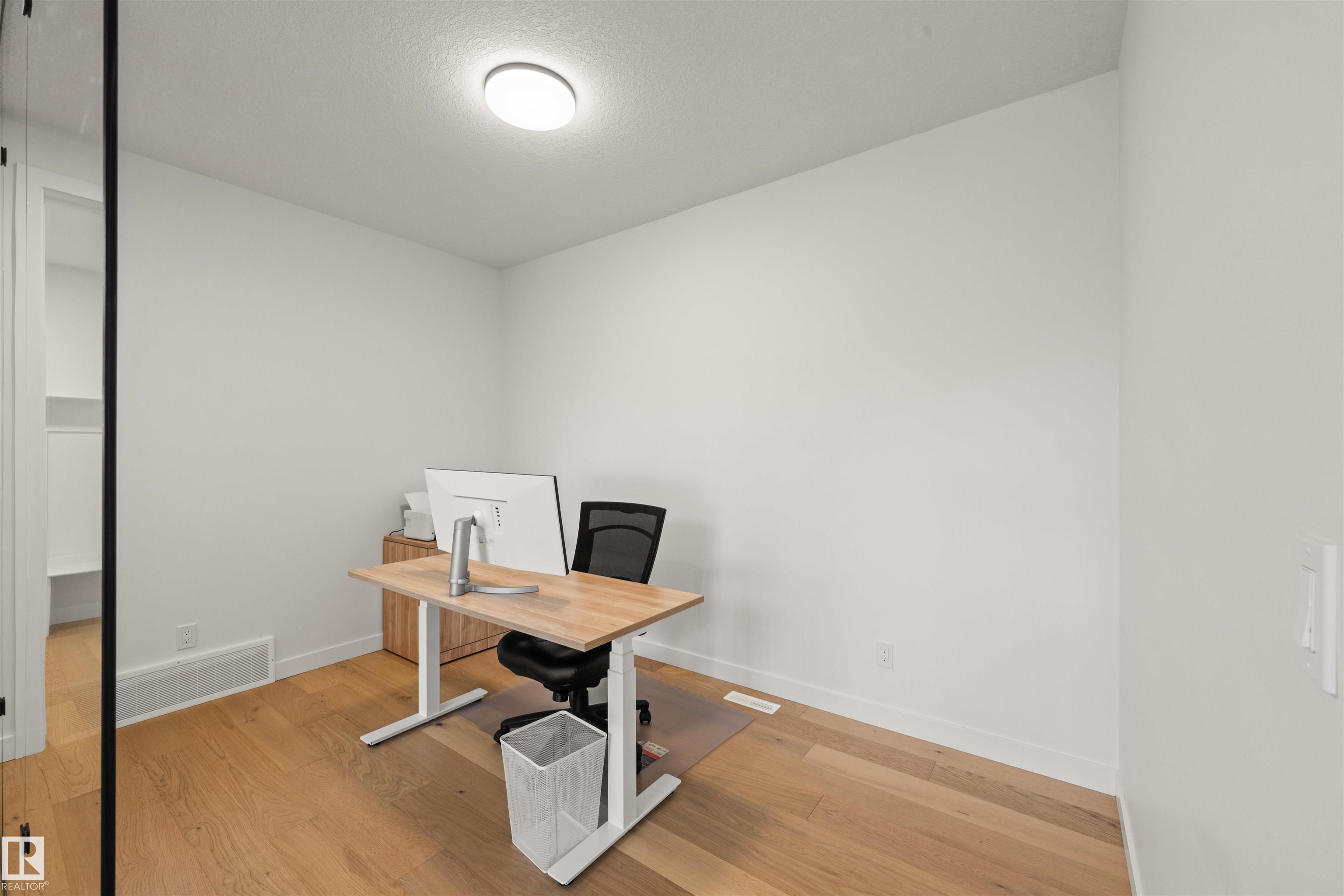 Photo 7 at 3415 Chickadee Drive NW, Starling, Edmonton