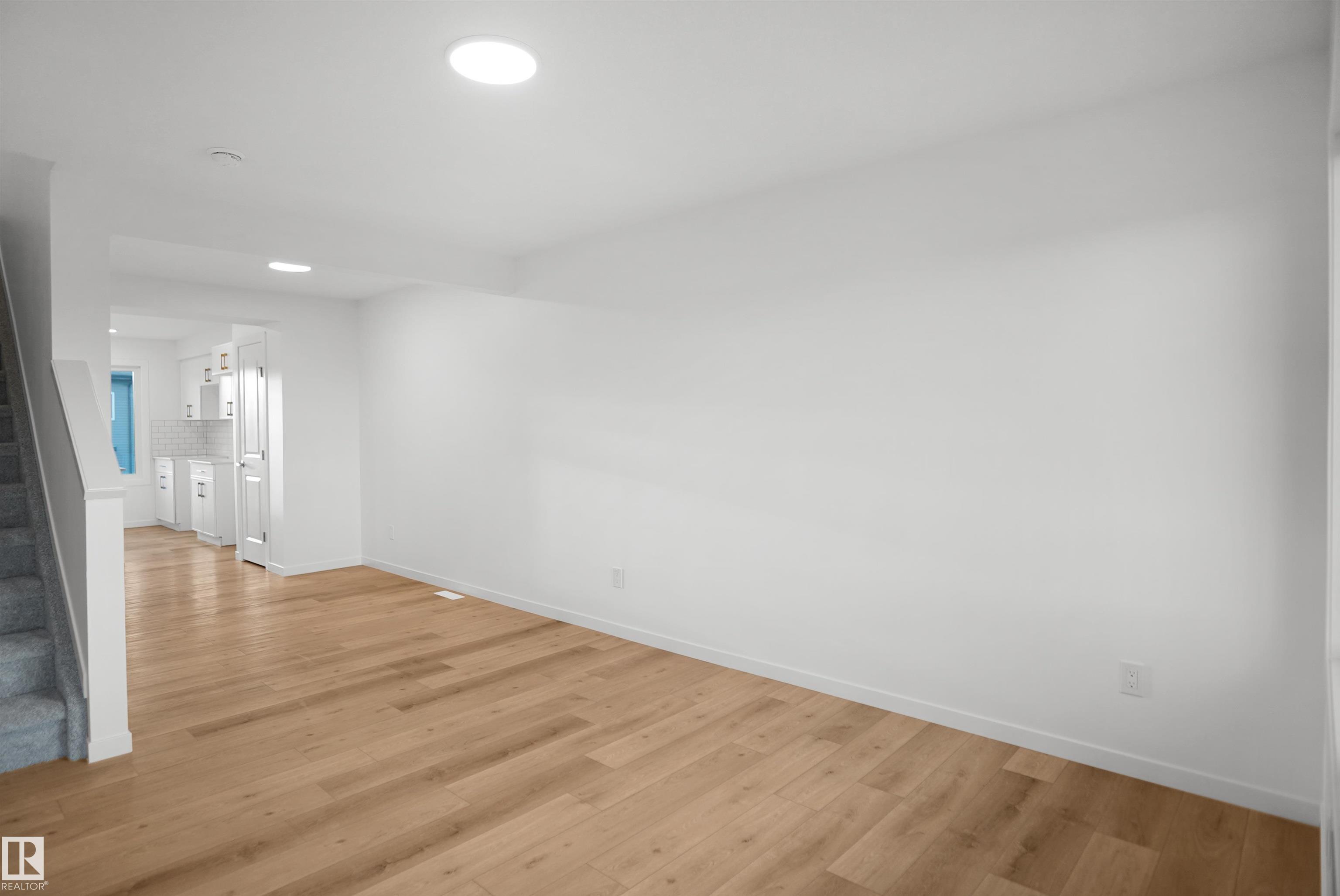 https://zimg.paragon.ice.com/ParagonImages/Property/PM/RAE/225416483/6/0/0/e3c0aa5ca5c06d544124b4b7379d78c4/1/40adeb2f29c1043dce479ca1e68dd708/225416483-94370229-8251-4e4f-84b9-a3890bbbda33.JPG