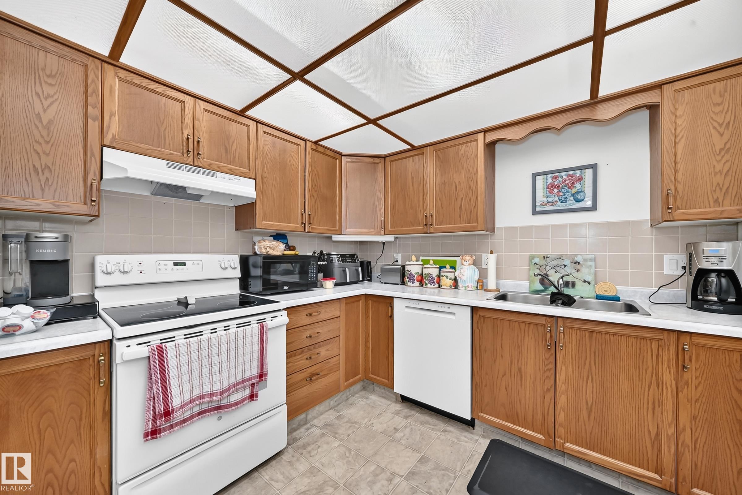 Photo 17 at 7530 137a Avenue NW, Kildare, Edmonton