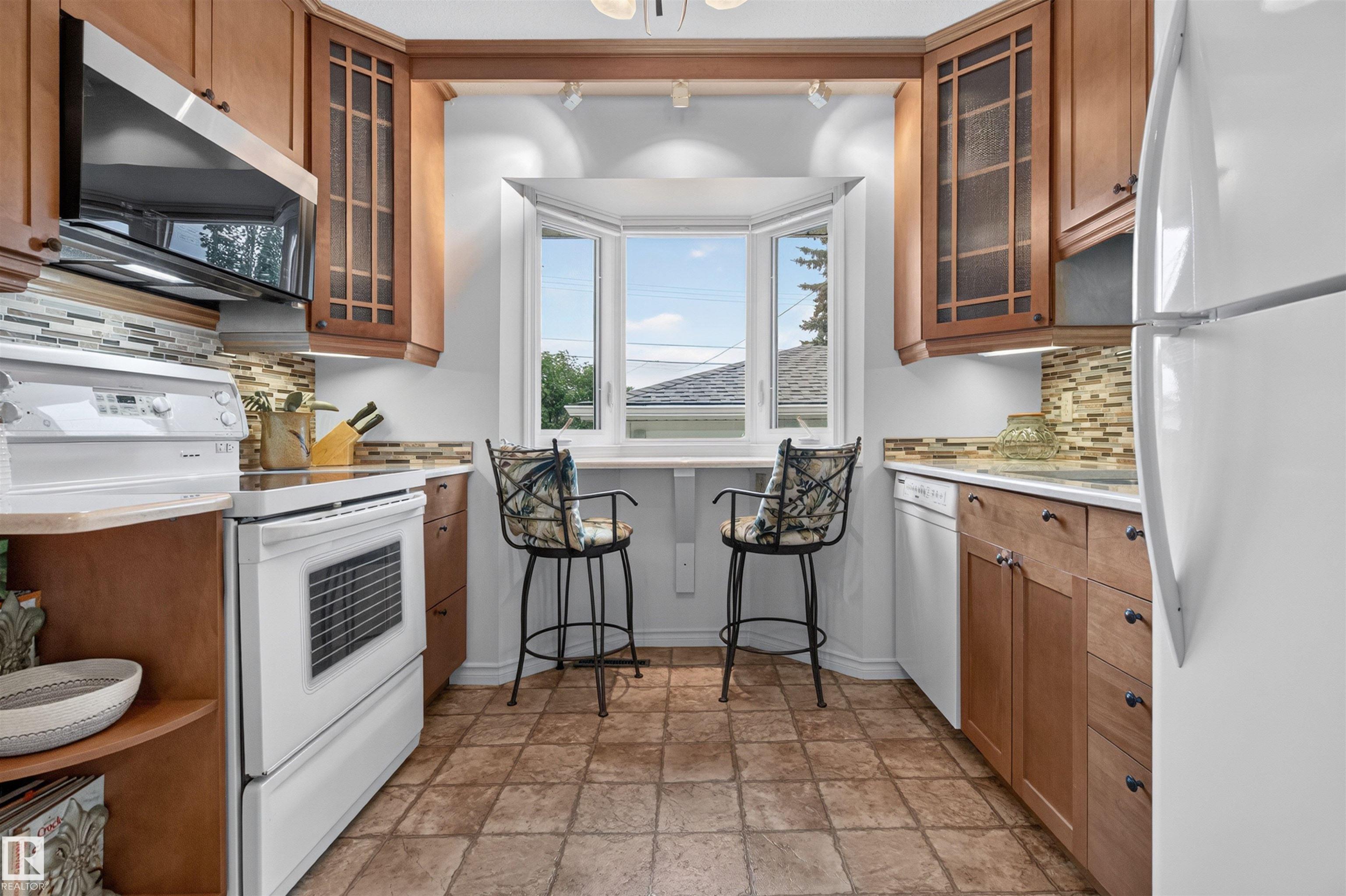 Photo 13 at 6420 86 Street NW, Argyll, Edmonton