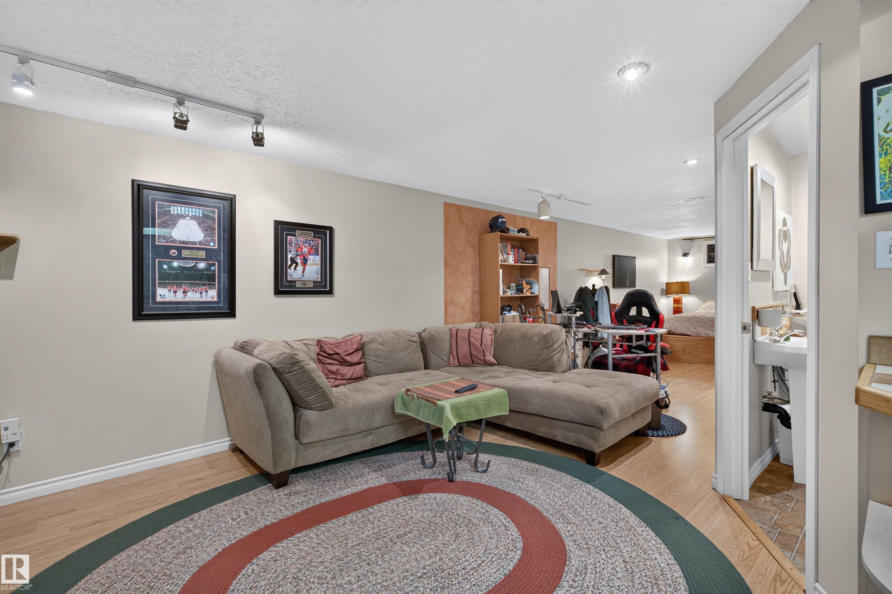 Photo 32 at 6420 86 Street NW, Argyll, Edmonton