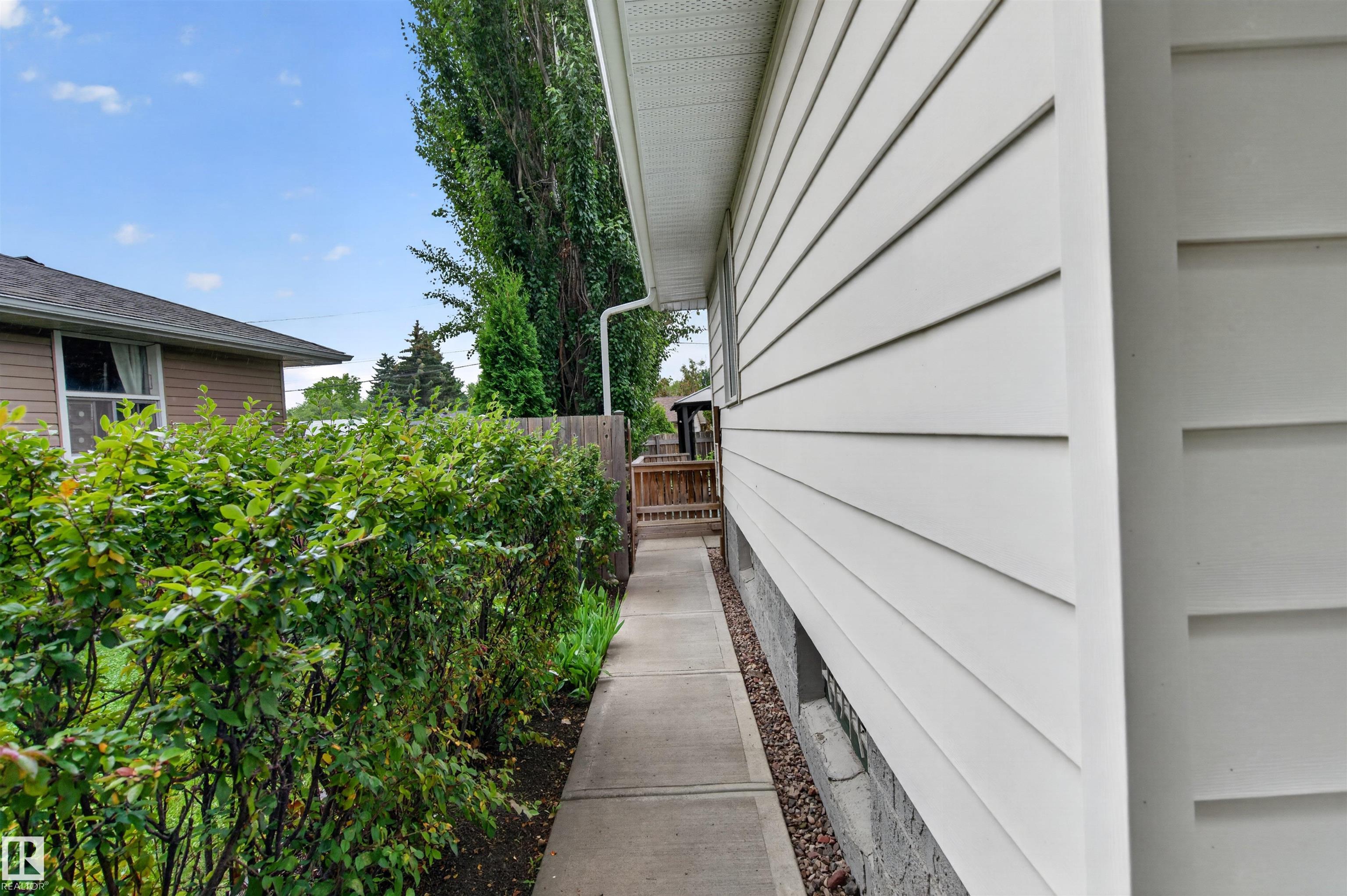 Photo 42 at 6420 86 Street NW, Argyll, Edmonton