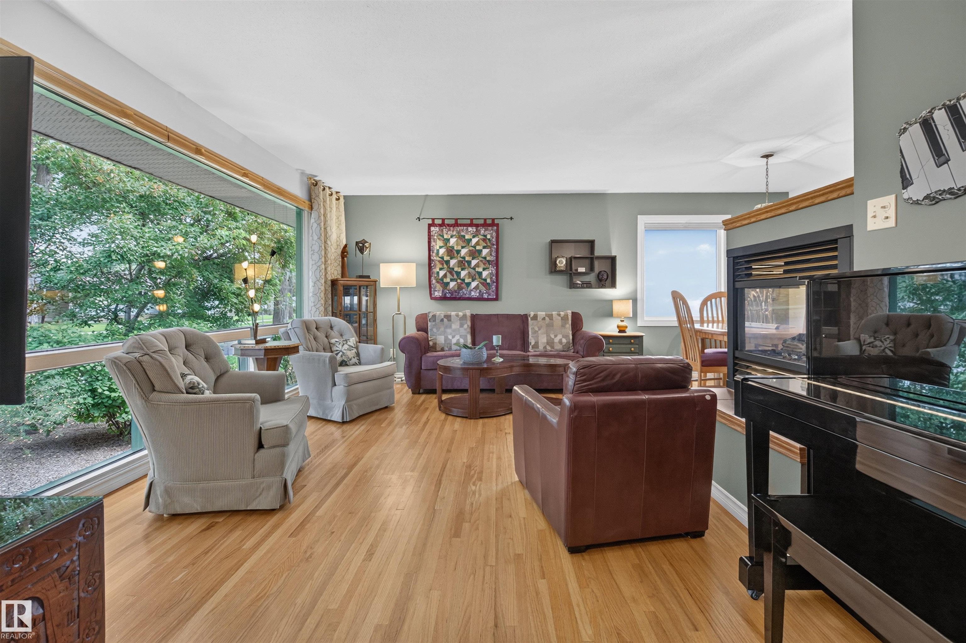 Photo 7 at 6420 86 Street NW, Argyll, Edmonton