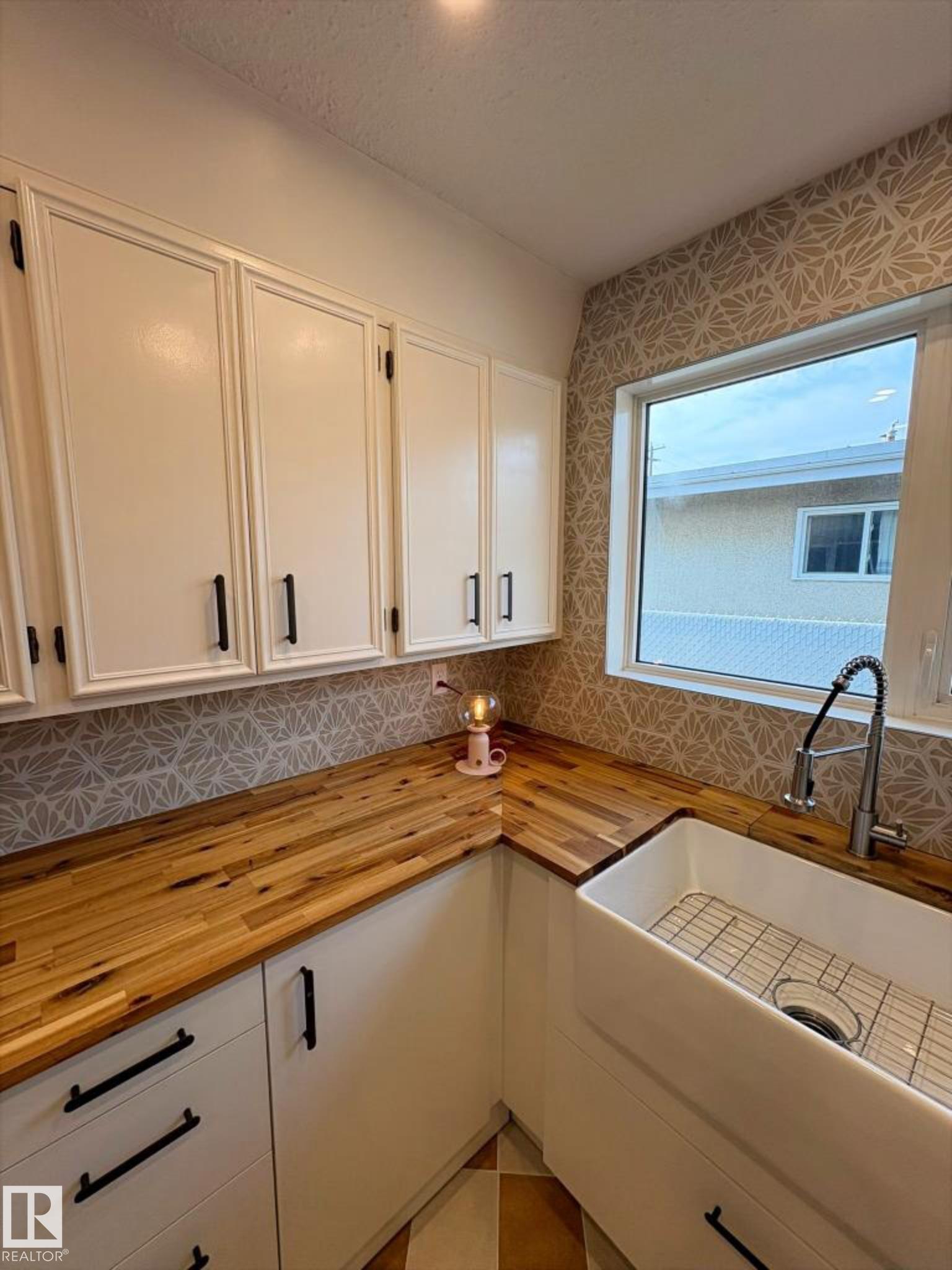 Photo 13 at 9024 60 Street NW, Ottewell, Edmonton
