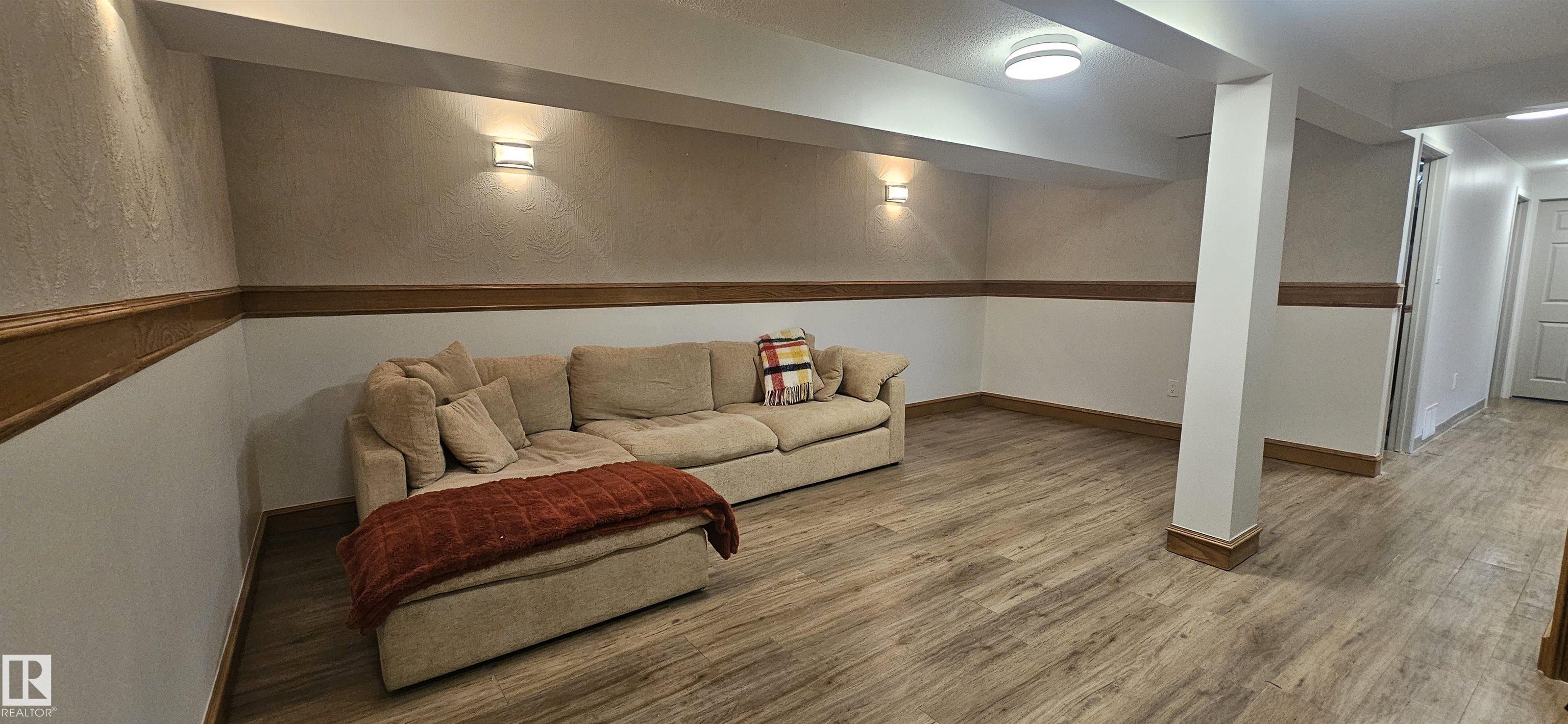 Photo 37 at 9024 60 Street NW, Ottewell, Edmonton