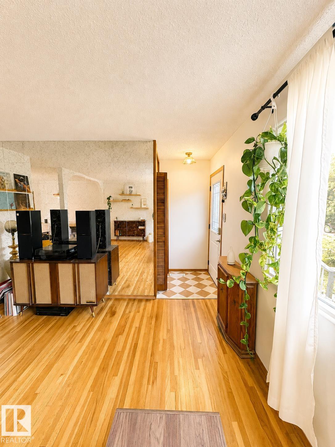 Photo 7 at 9024 60 Street NW, Ottewell, Edmonton