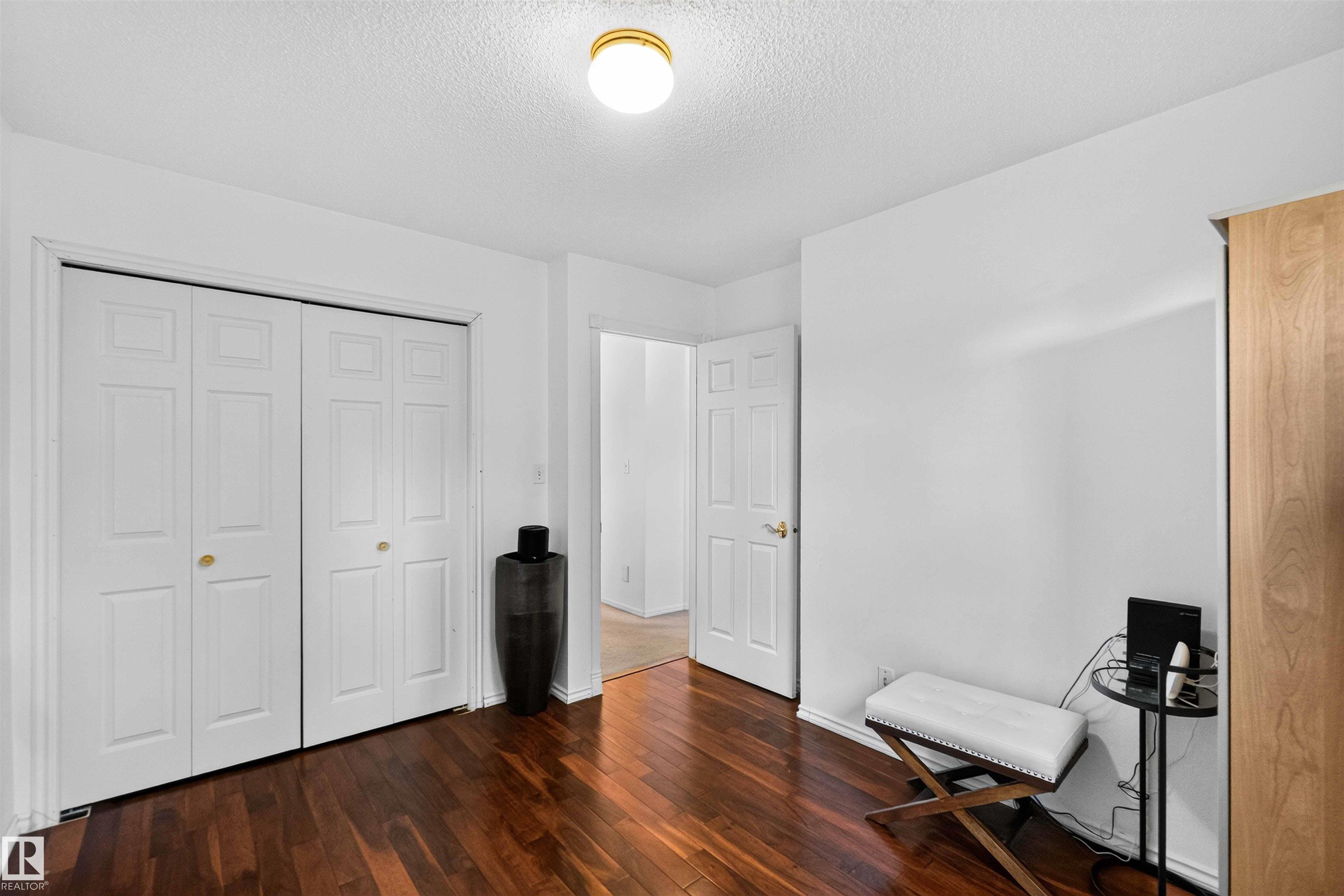 https://zimg.paragon.ice.com/ParagonImages/Property/PM/RAE/225416593/34/0/0/6acfb3aa6064c2860cfa0771ba55d951/1/b9b14c6ca0a75cbfe538f366c4c68b6b/225416593-c36e90d9-aa7b-4ed7-ae80-6a0de5260b07.JPG