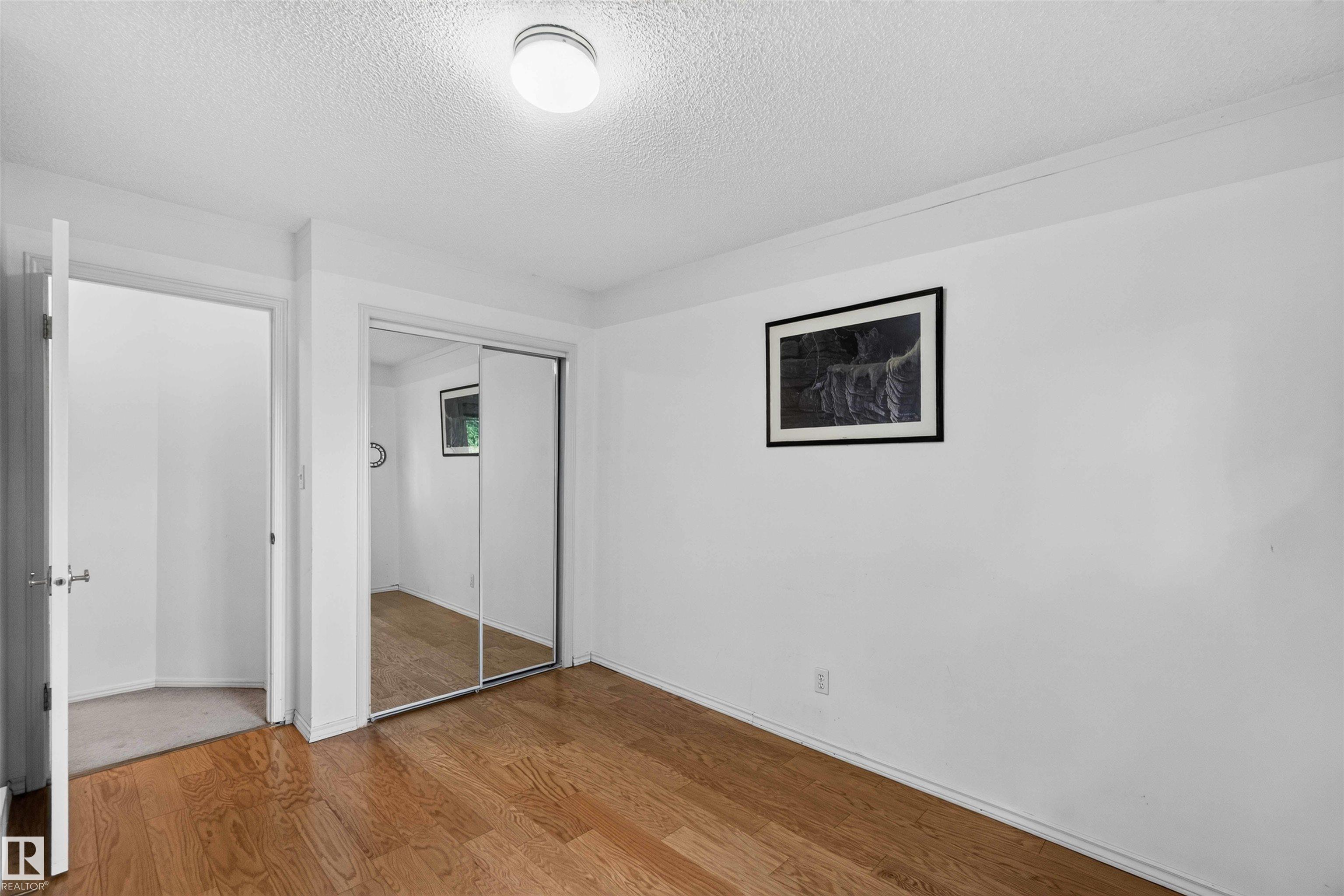 https://zimg.paragon.ice.com/ParagonImages/Property/PM/RAE/225416593/37/0/0/b536a74a7ae11eda09636d4d51db823d/1/b9b14c6ca0a75cbfe538f366c4c68b6b/225416593-df246e8a-8ed4-4323-8002-3ec946879dd2.JPG