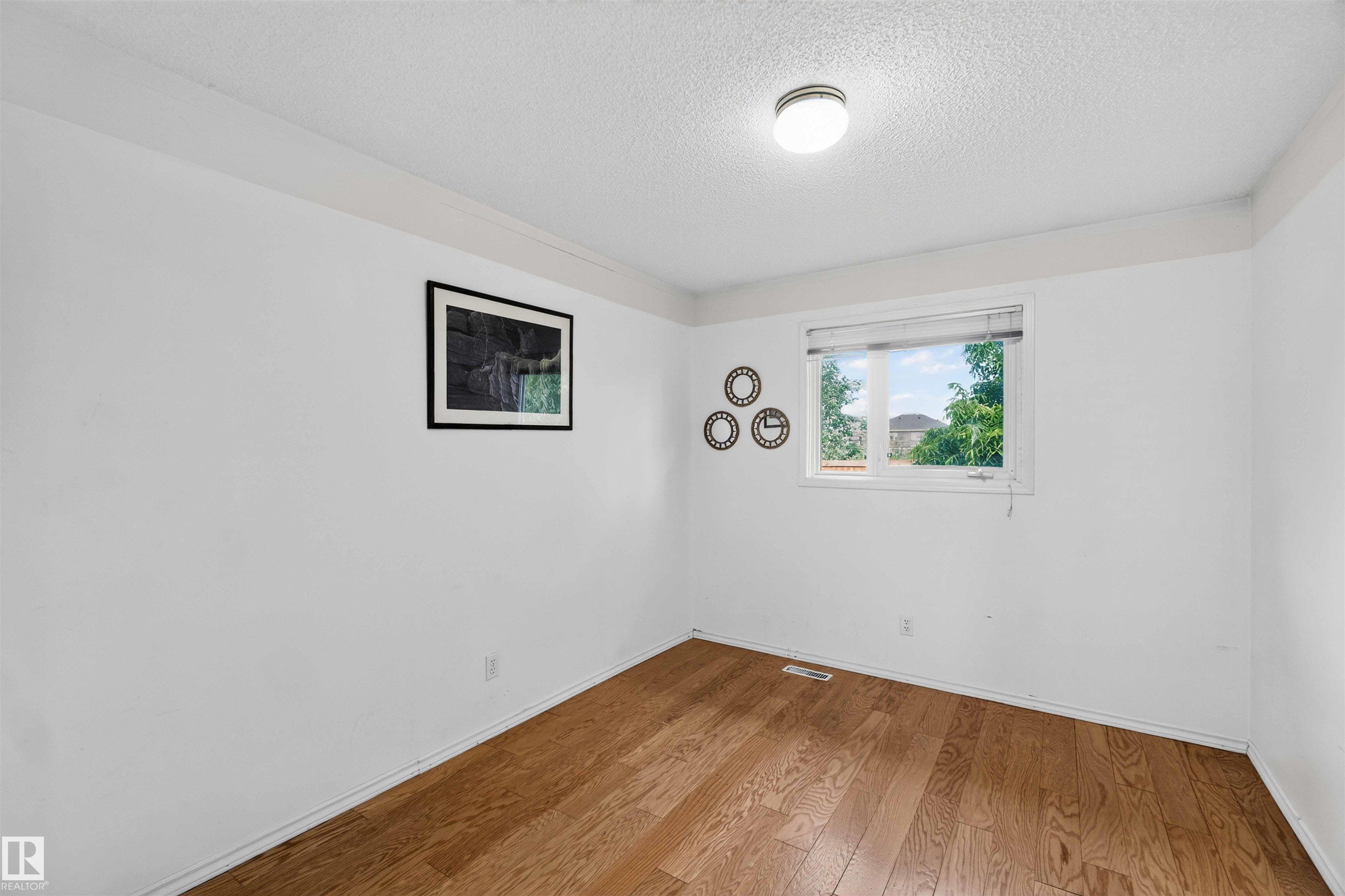 https://zimg.paragon.ice.com/ParagonImages/Property/PM/RAE/225416593/38/0/0/7b0423b38d12766c32925376c76cba2a/1/b9b14c6ca0a75cbfe538f366c4c68b6b/225416593-8ab86524-2e10-497e-a504-5cd17343e887.JPG