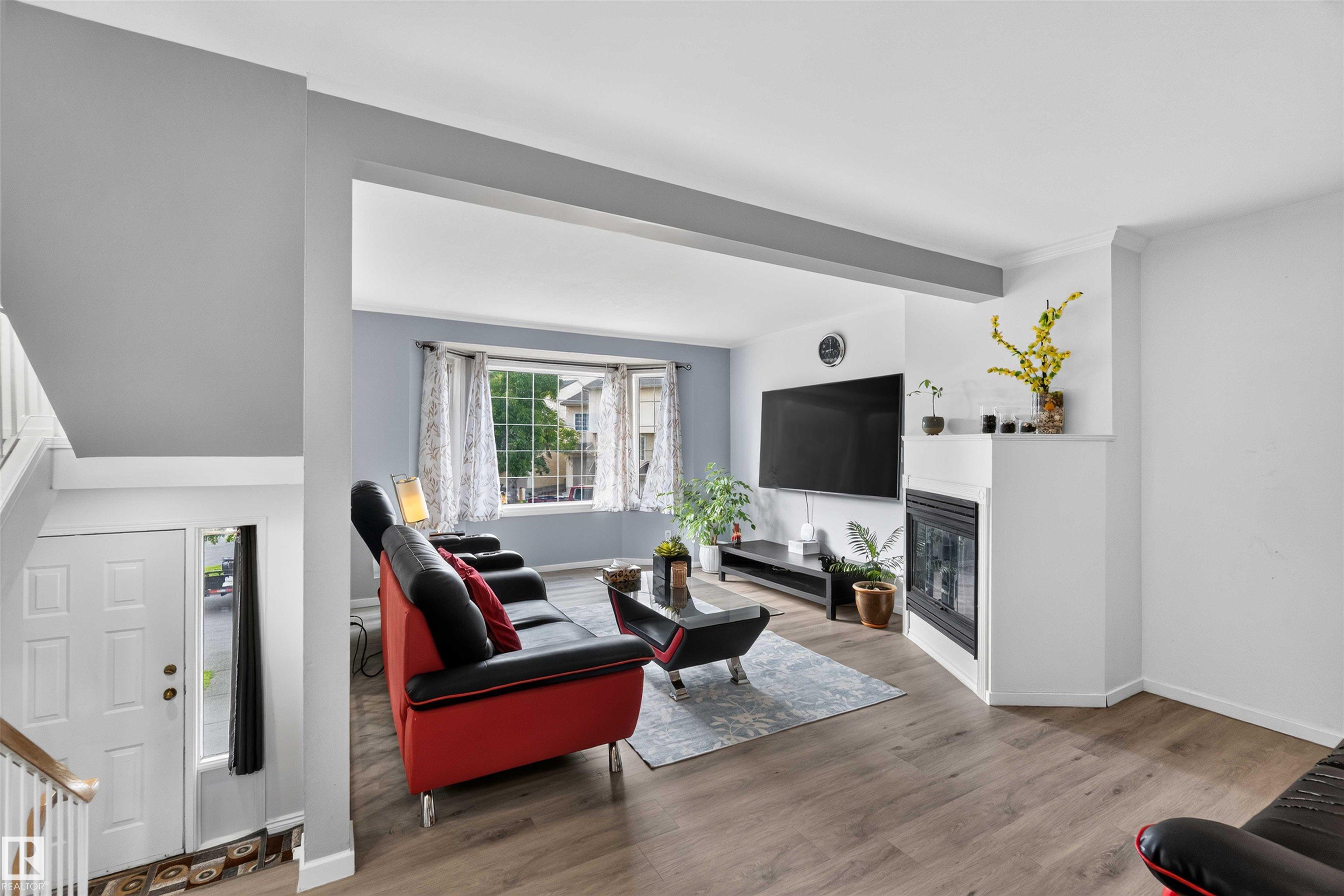 https://zimg.paragon.ice.com/ParagonImages/Property/PM/RAE/225416593/5/0/0/19f8907defaef23d5a08f62ceadbab88/1/b9b14c6ca0a75cbfe538f366c4c68b6b/225416593-353270bd-6558-43a3-92f6-9935c02a308a.JPG