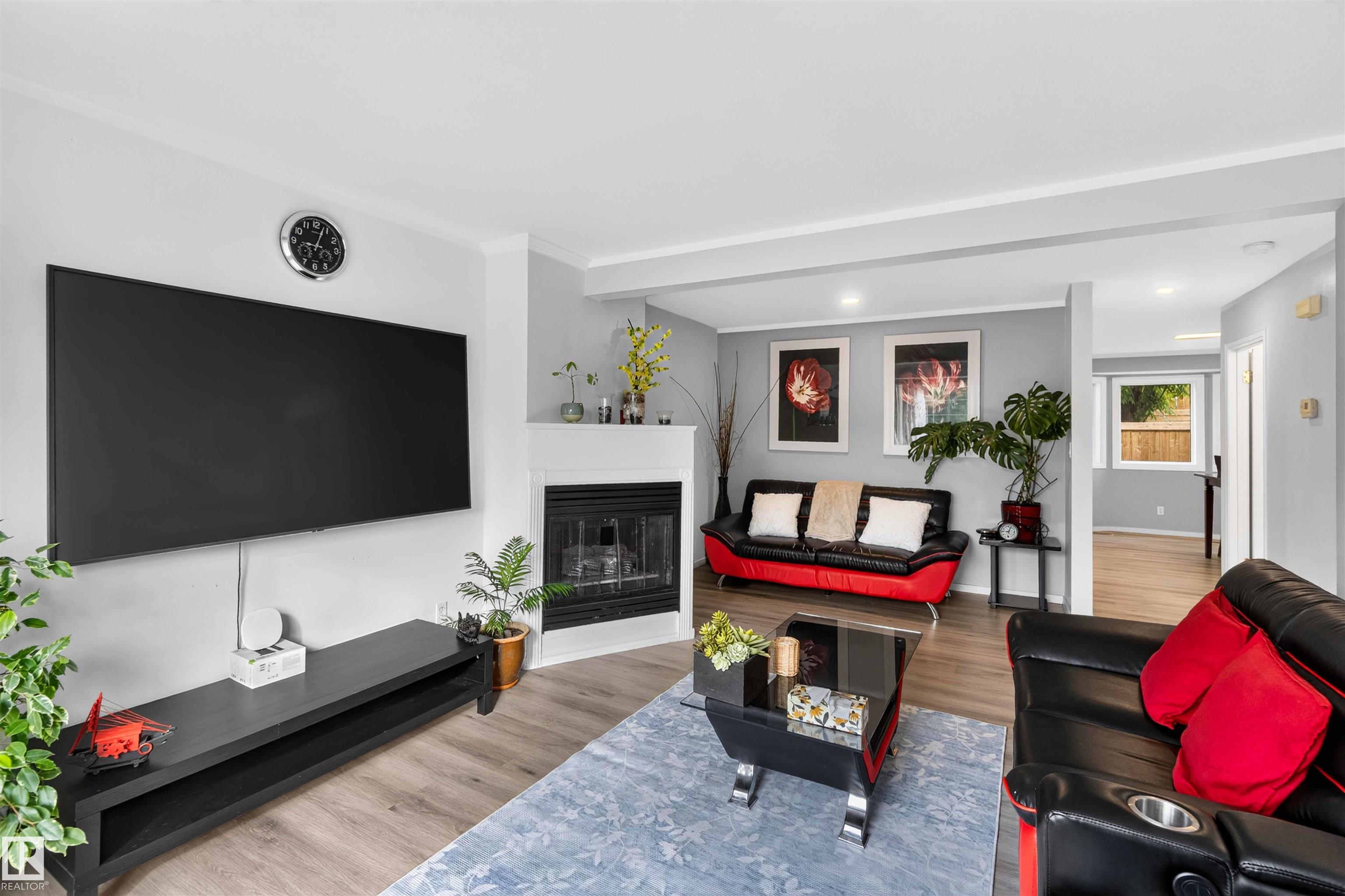 https://zimg.paragon.ice.com/ParagonImages/Property/PM/RAE/225416593/8/0/0/9714df5e580769bbb19c24ac4b84aedf/1/b9b14c6ca0a75cbfe538f366c4c68b6b/225416593-33c4ded4-c7ec-41fc-936e-677f8592669c.JPG