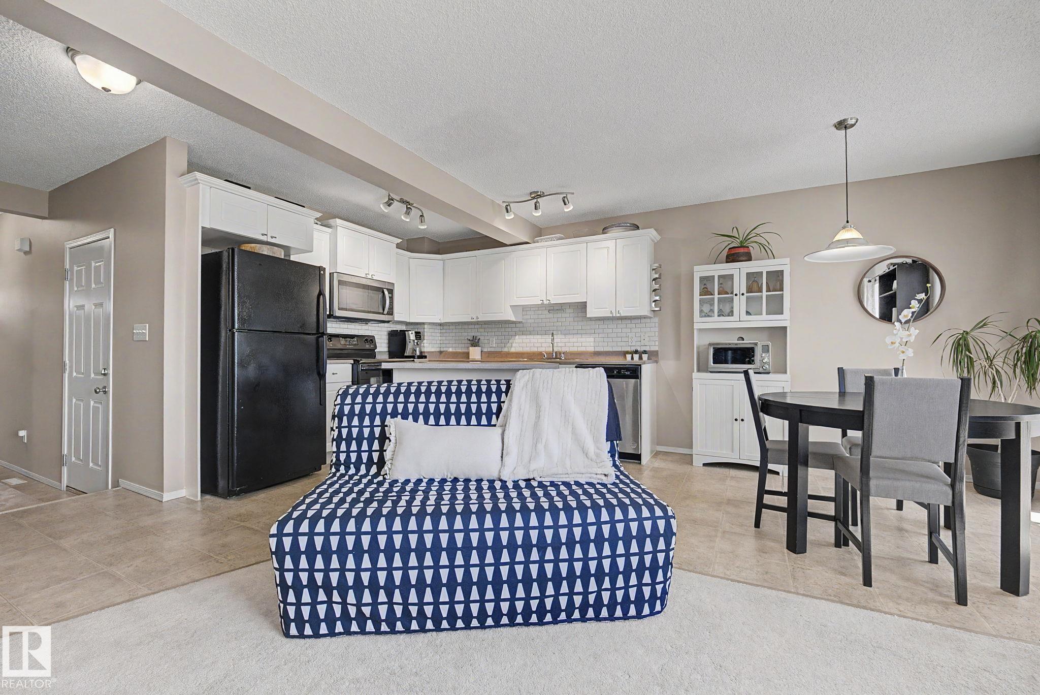 Photo 11 at 9083 Scott Crescent NW, South Terwillegar, Edmonton