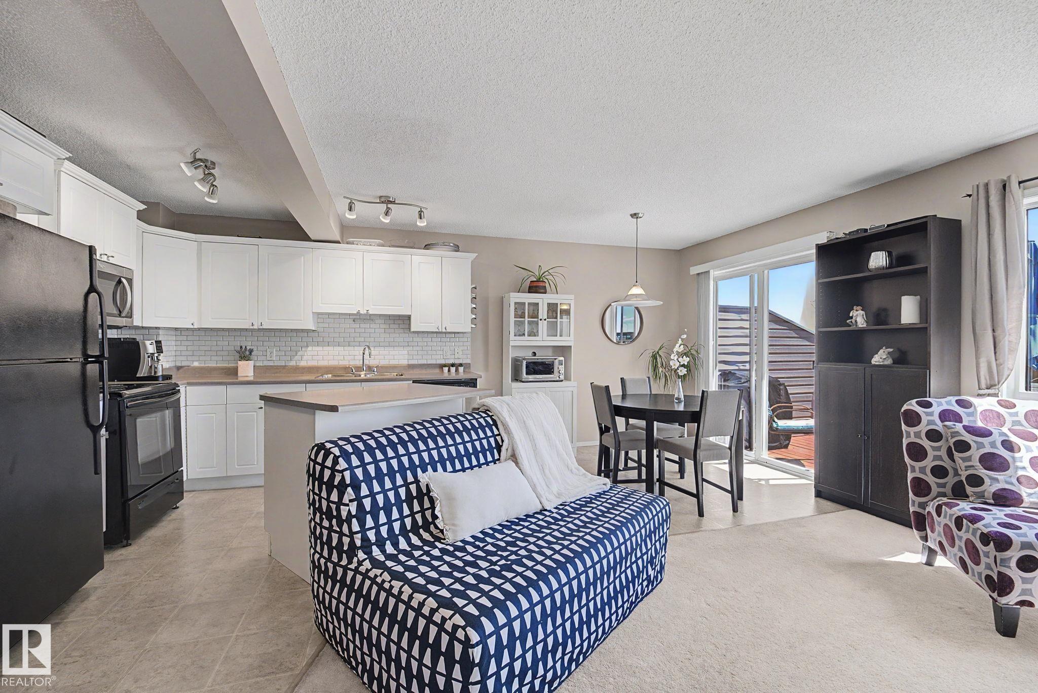 Photo 12 at 9083 Scott Crescent NW, South Terwillegar, Edmonton