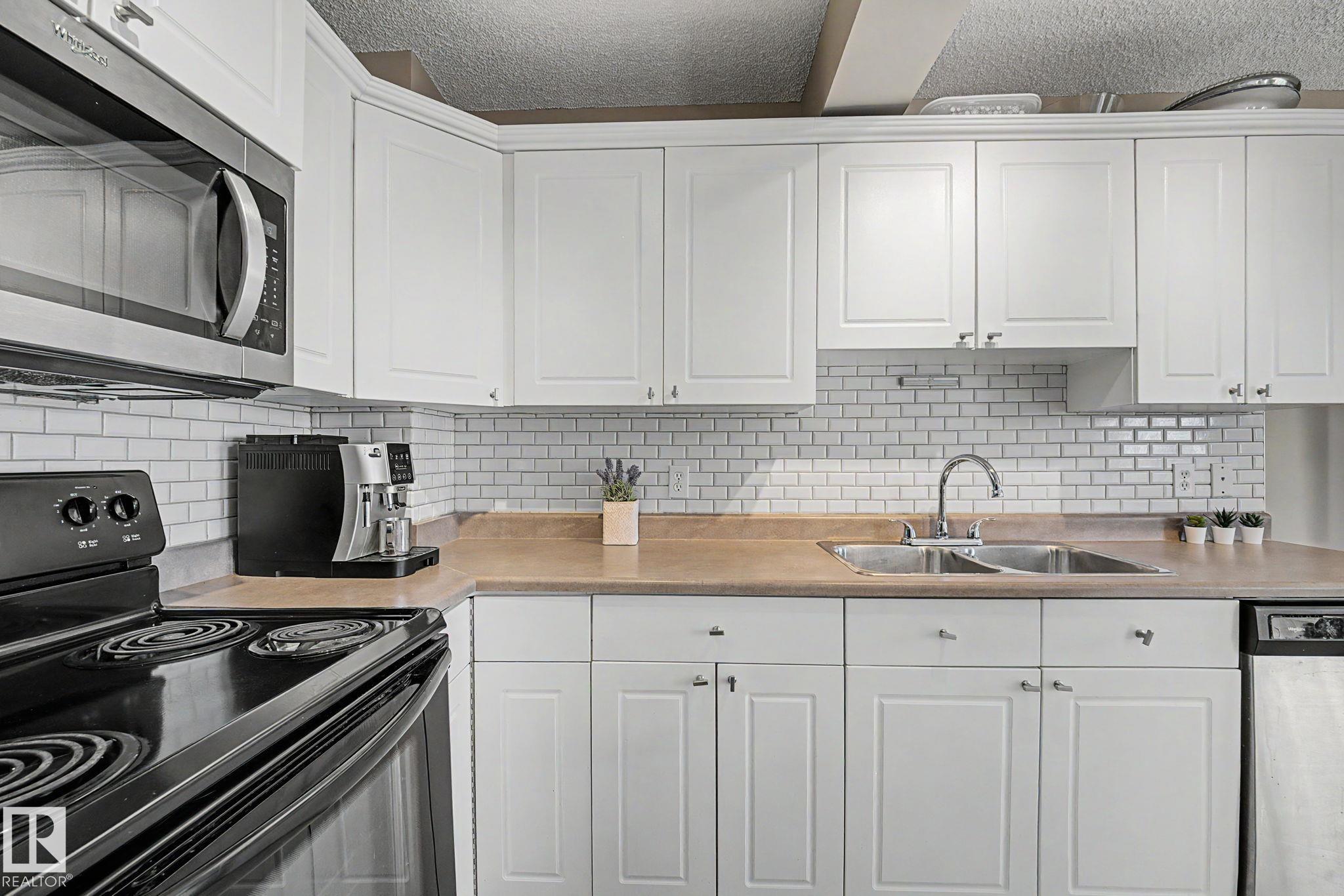 Photo 15 at 9083 Scott Crescent NW, South Terwillegar, Edmonton