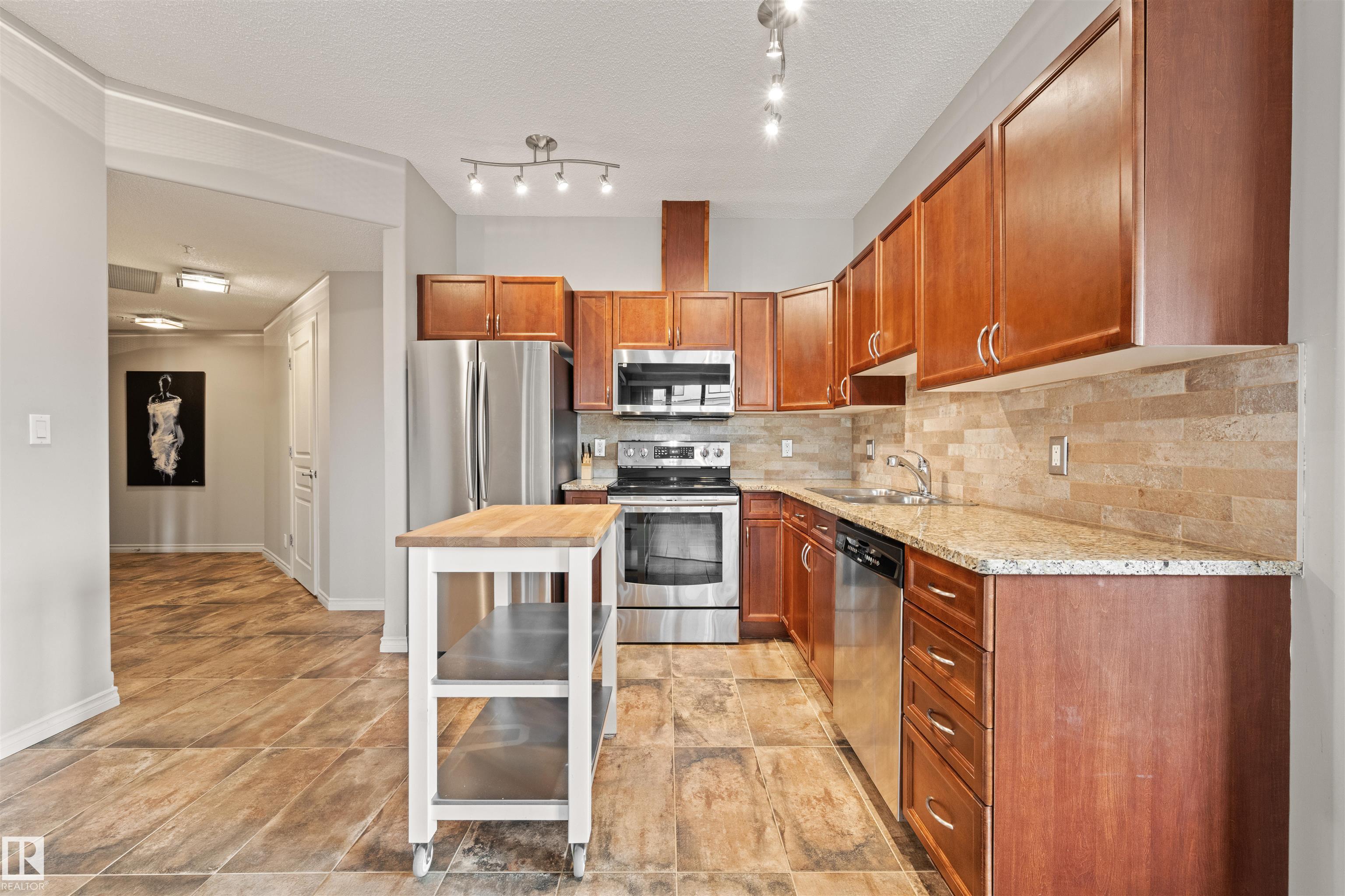 904 - 10319 111 Street NW, Downtown, Edmonton