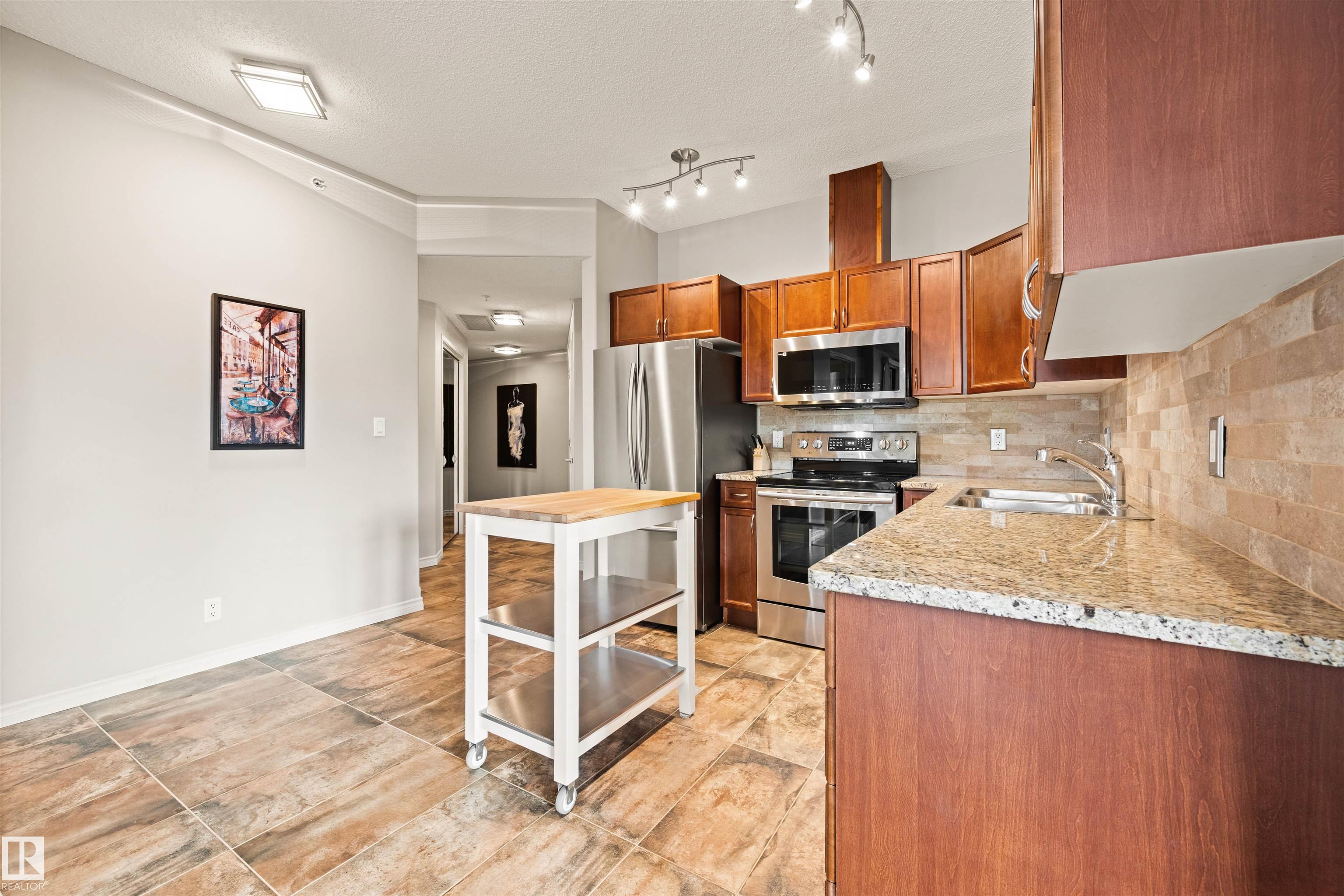 904 - 10319 111 Street NW, Downtown, Edmonton