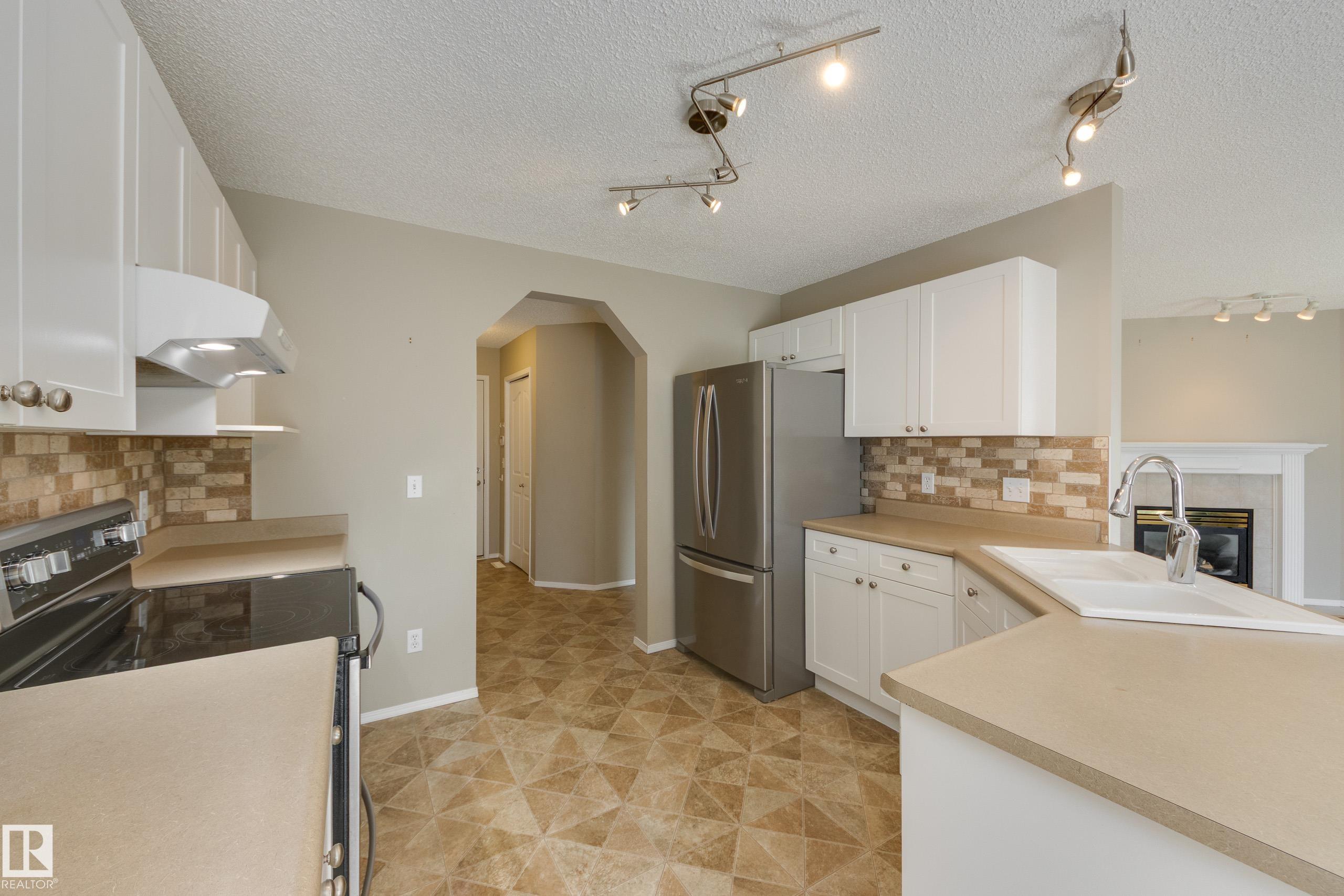 Photo 13 at 11335 167b Avenue NW, Canossa, Edmonton