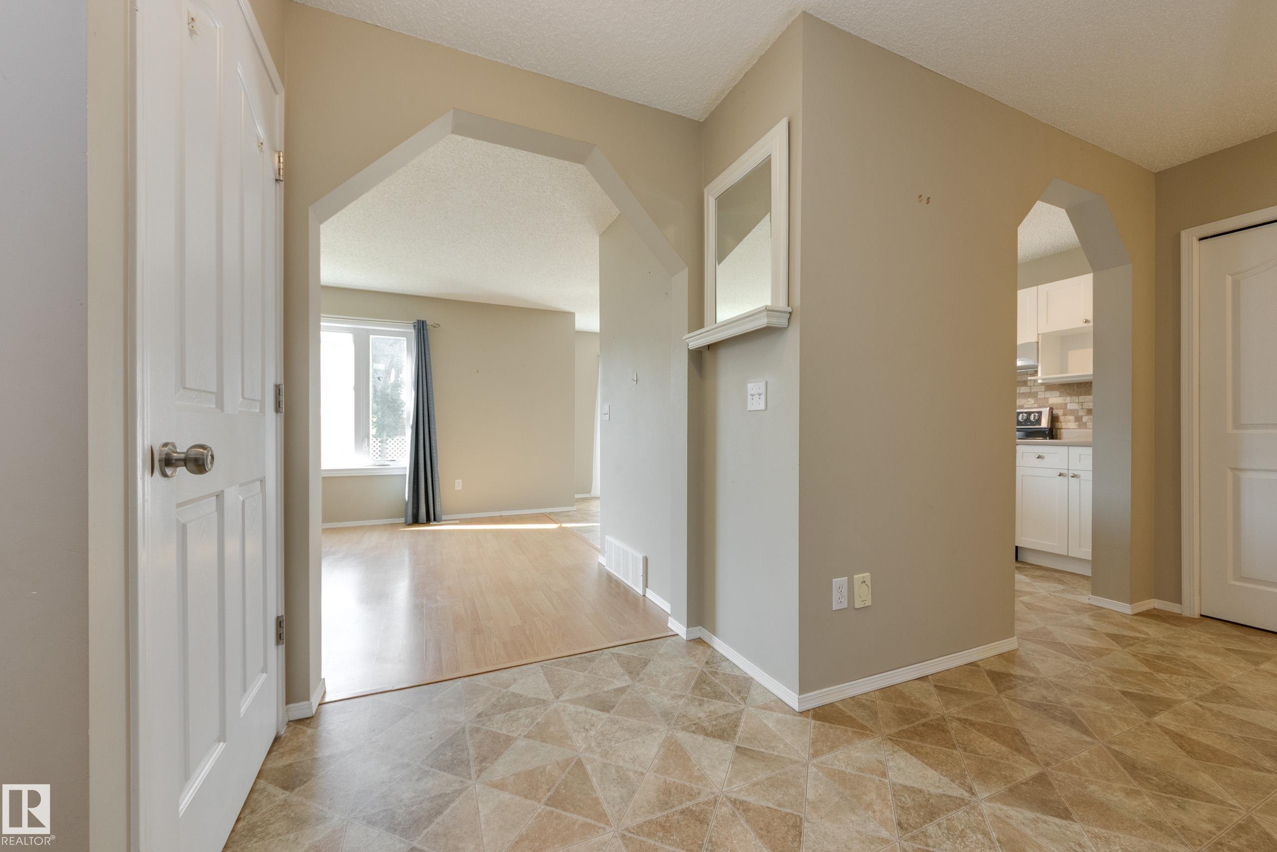 11335 167b Avenue NW, Canossa, Edmonton