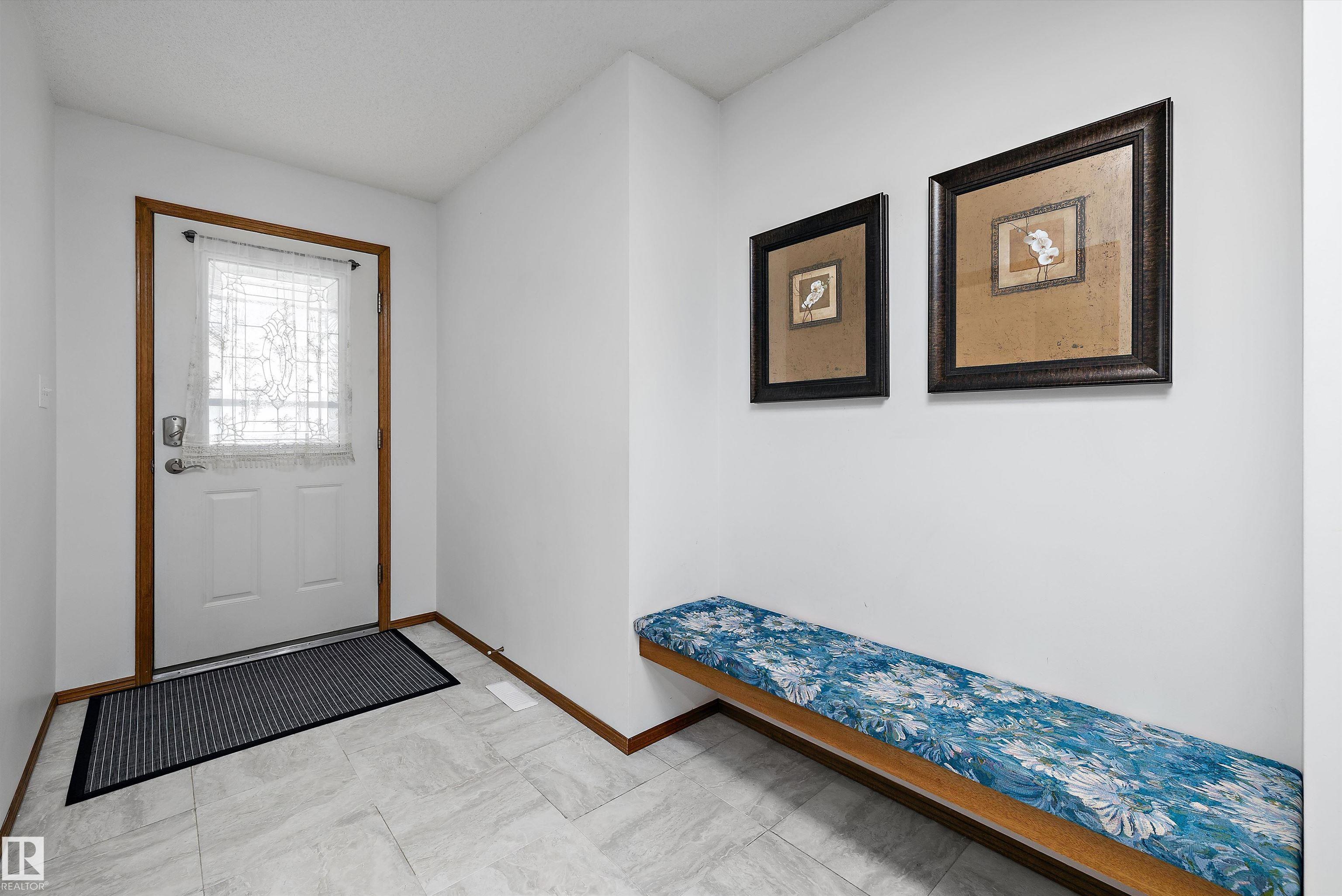 Photo 2 at 4717 25 Avenue NW, Weinlos, Edmonton