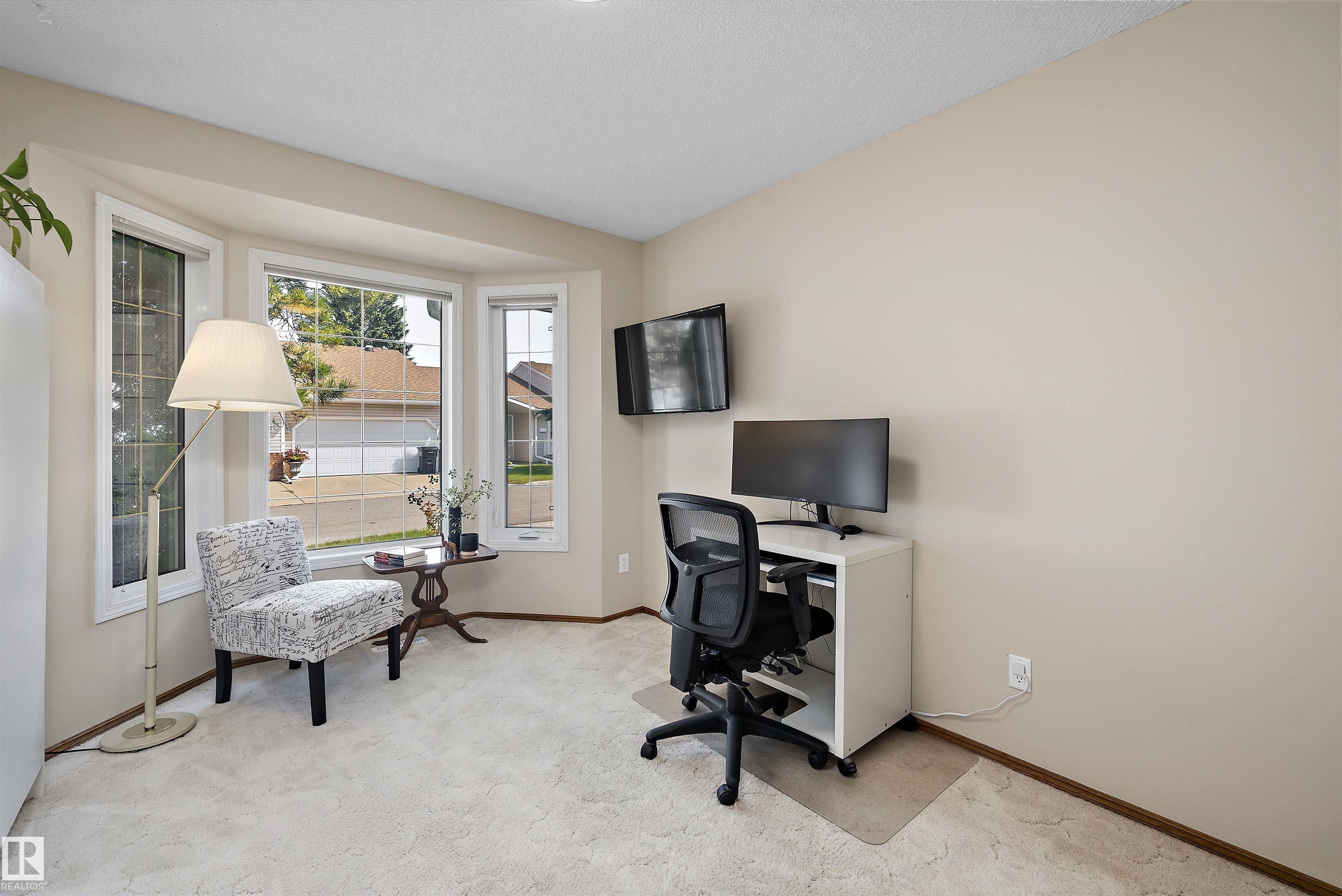 Photo 6 at 4717 25 Avenue NW, Weinlos, Edmonton