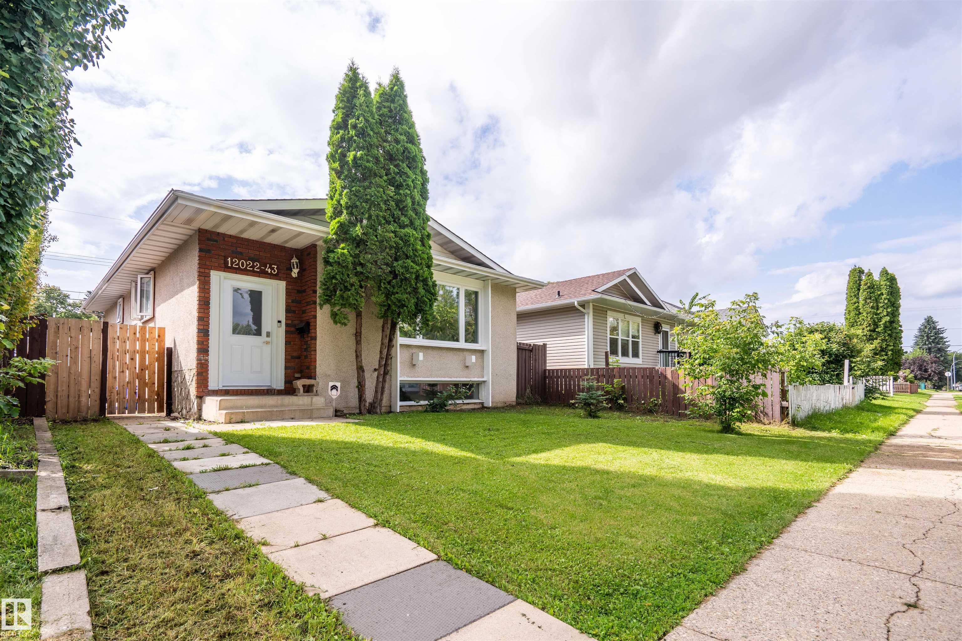 12022 43 ST NW, Edmonton, AB T5W 2P8