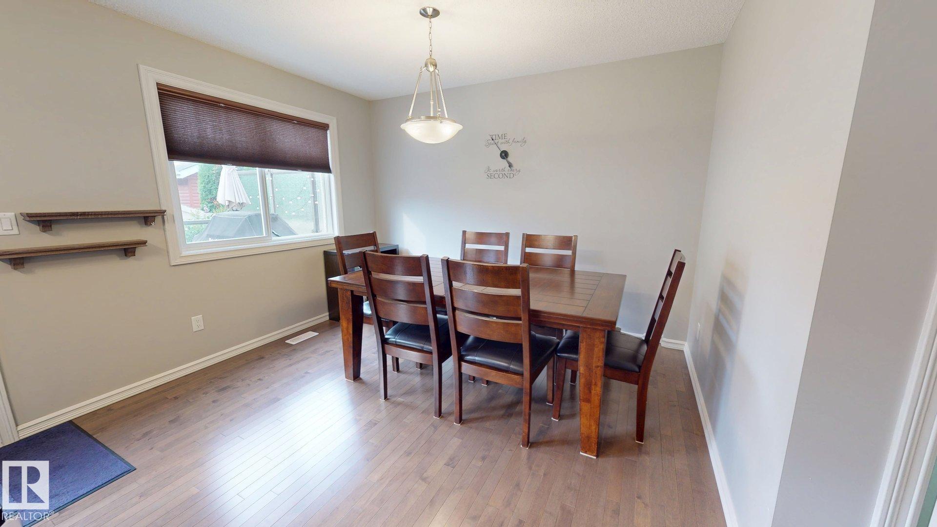 821 36a Avenue NW, Maple Crest, Edmonton