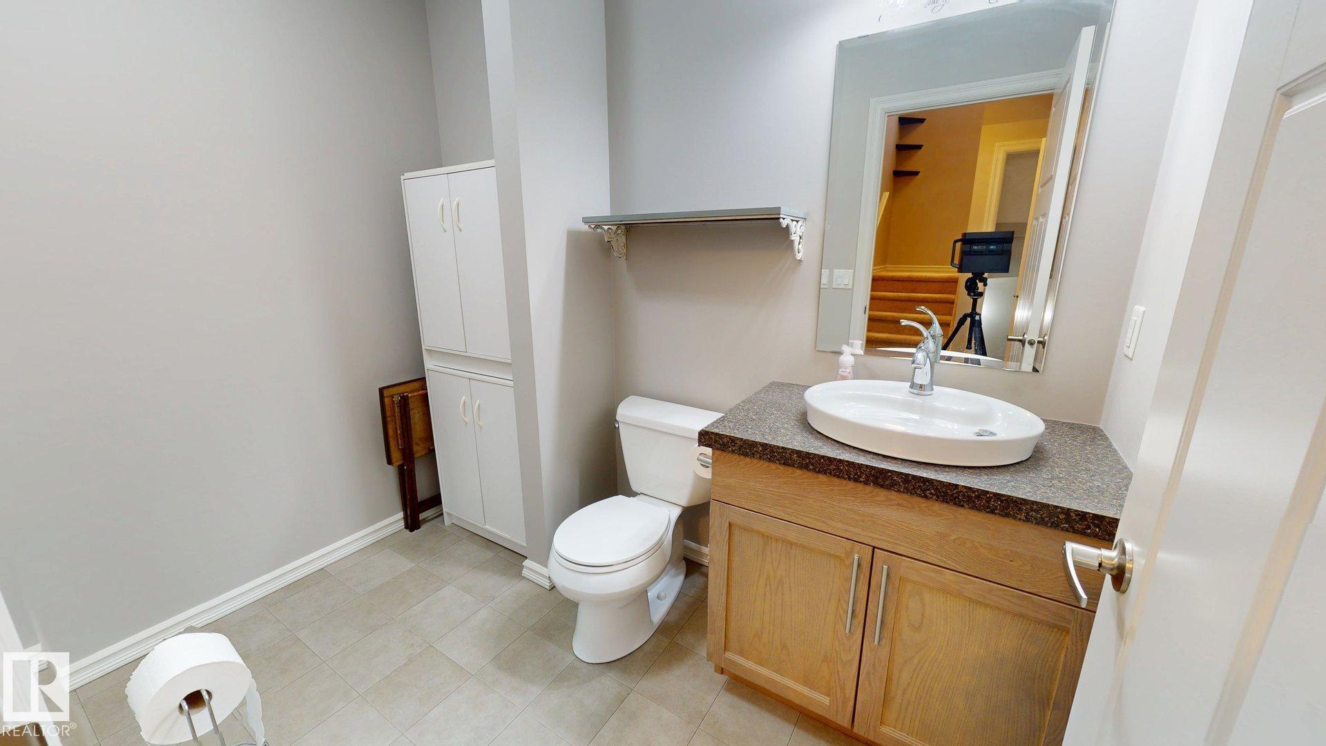 Photo 6 at 821 36a Avenue NW, Maple Crest, Edmonton