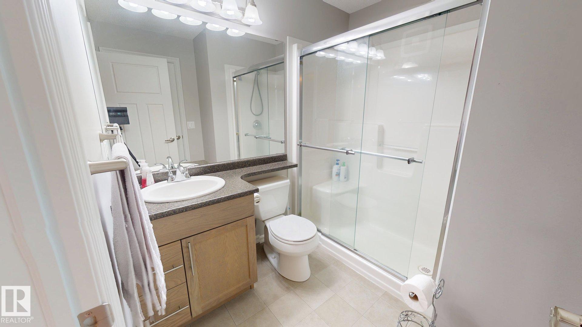 Photo 9 at 821 36a Avenue NW, Maple Crest, Edmonton