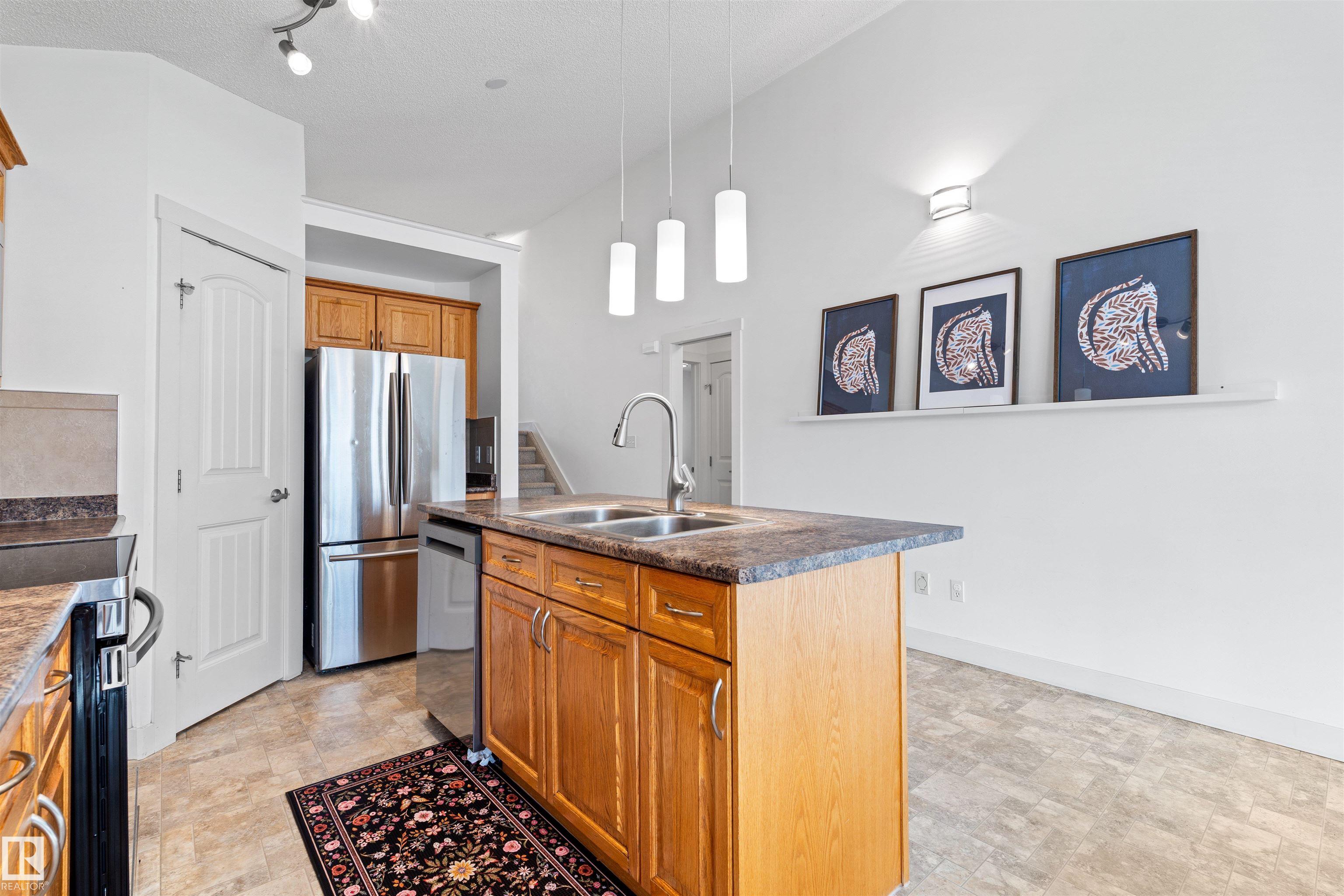 Photo 10 at 8315 Shaske Crescent NW, South Terwillegar, Edmonton