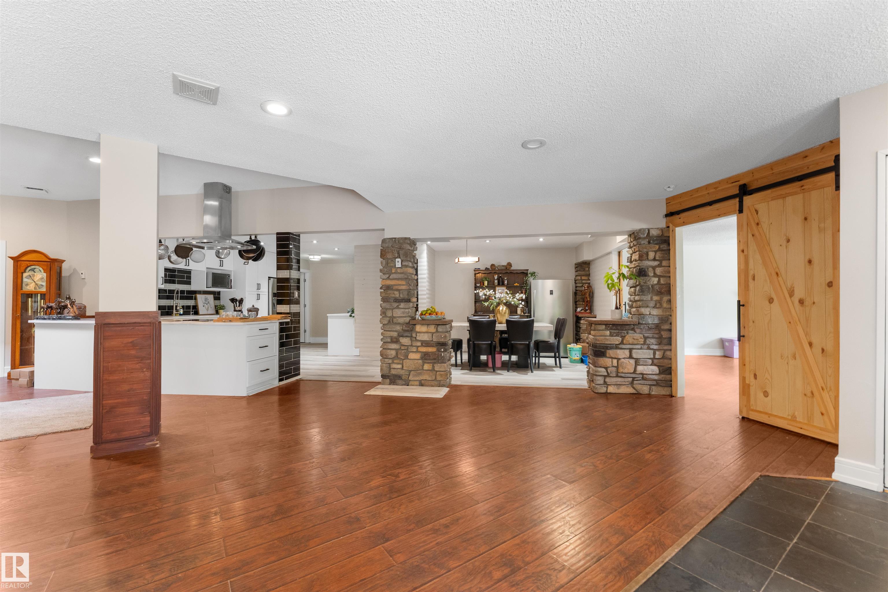 Photo 12 at 190 - 50449 Rge Rd 233, Strawberry Hill Estate, Rural Leduc County