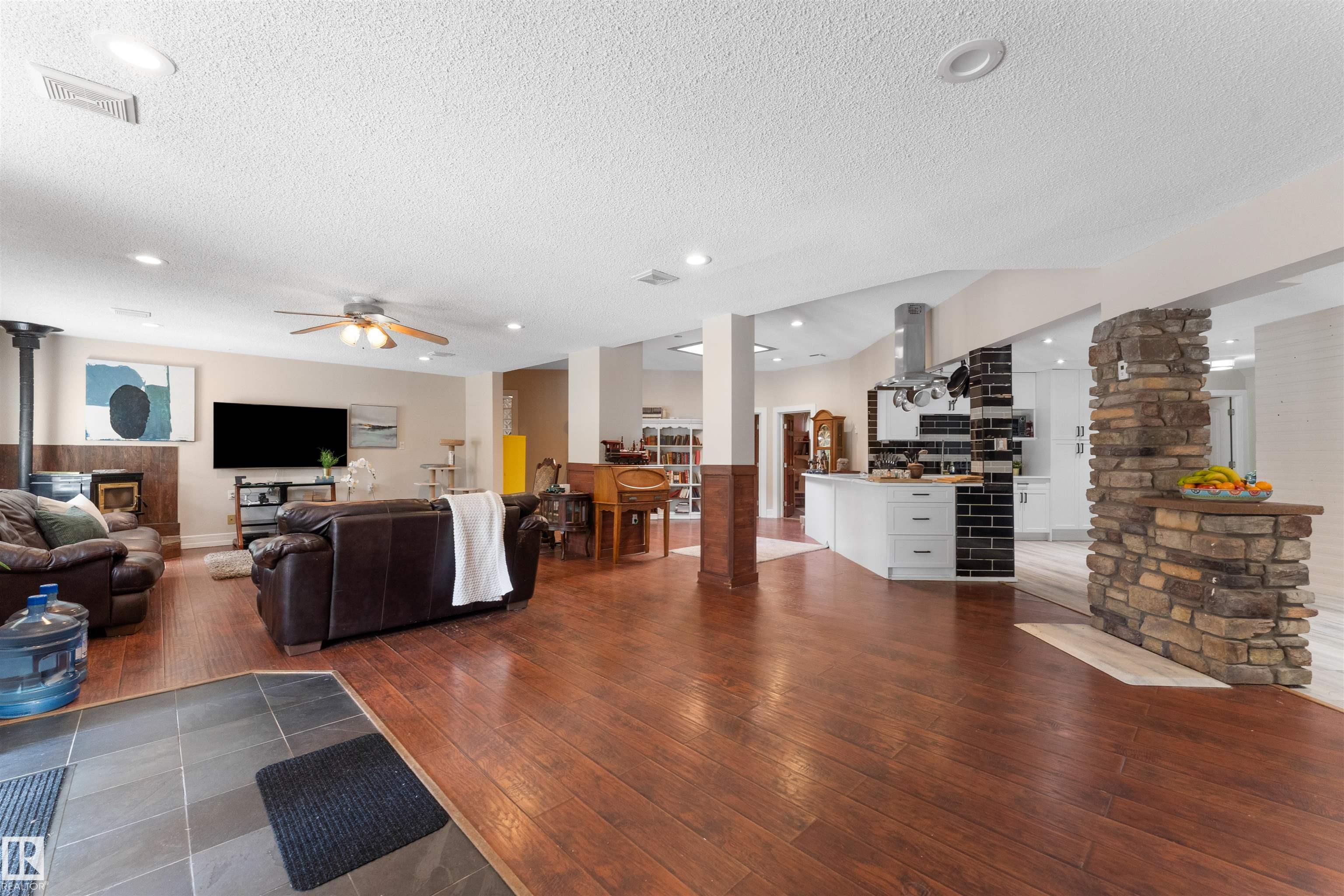 Photo 13 at 190 - 50449 Rge Rd 233, Strawberry Hill Estate, Rural Leduc County