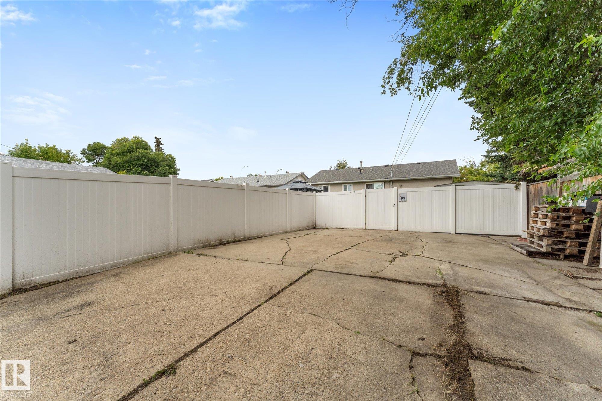 Photo 30 at 12923 137 Avenue NW, Wellington, Edmonton