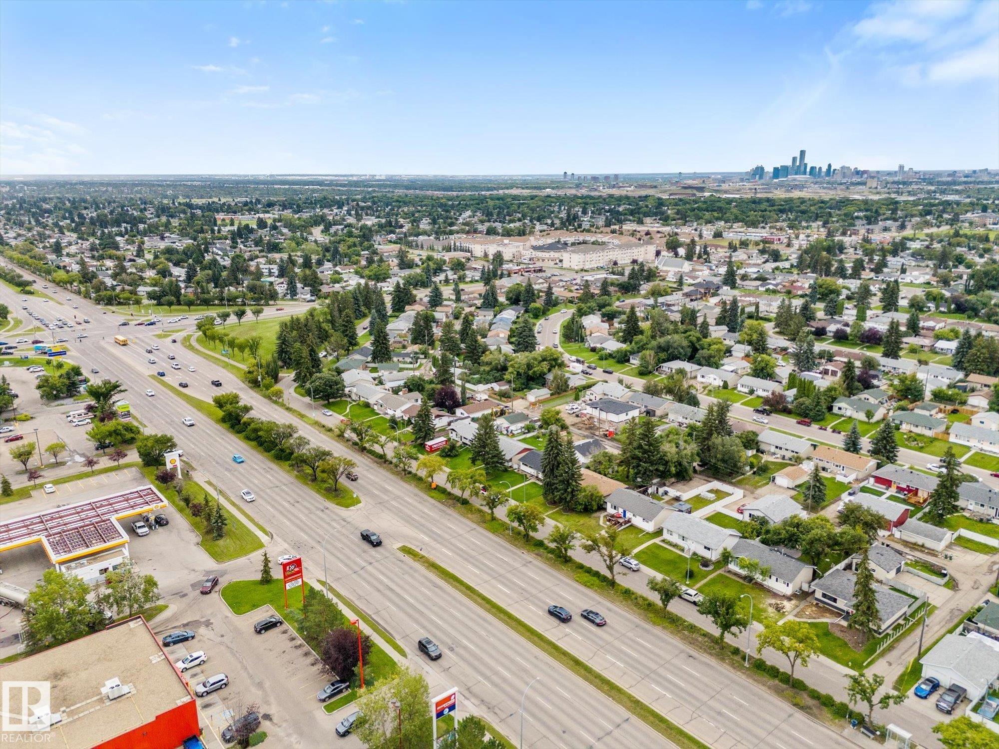 Photo 33 at 12923 137 Avenue NW, Wellington, Edmonton
