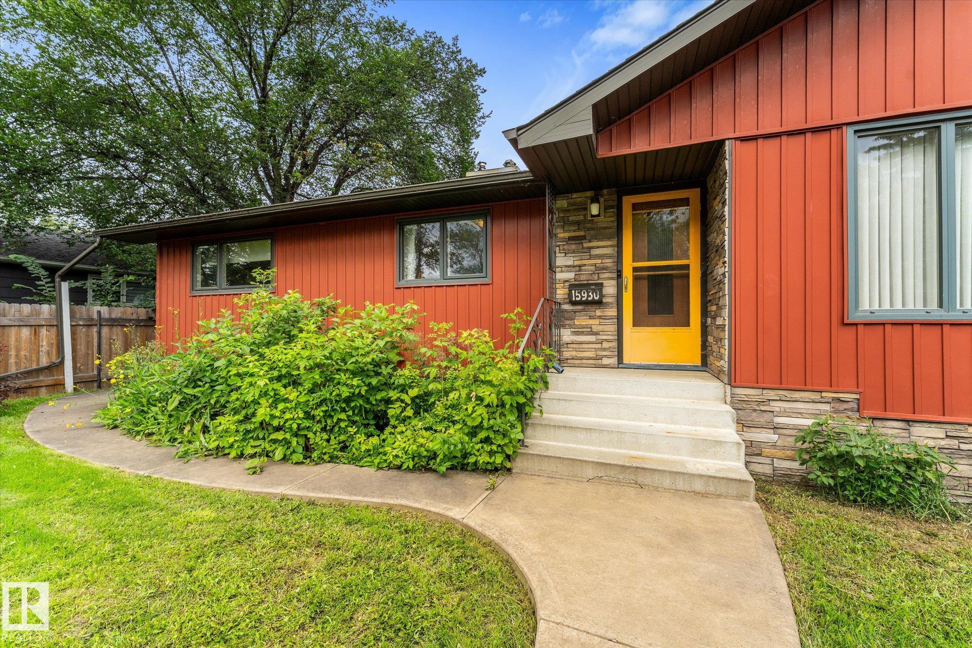 Listing photo thumbnail
