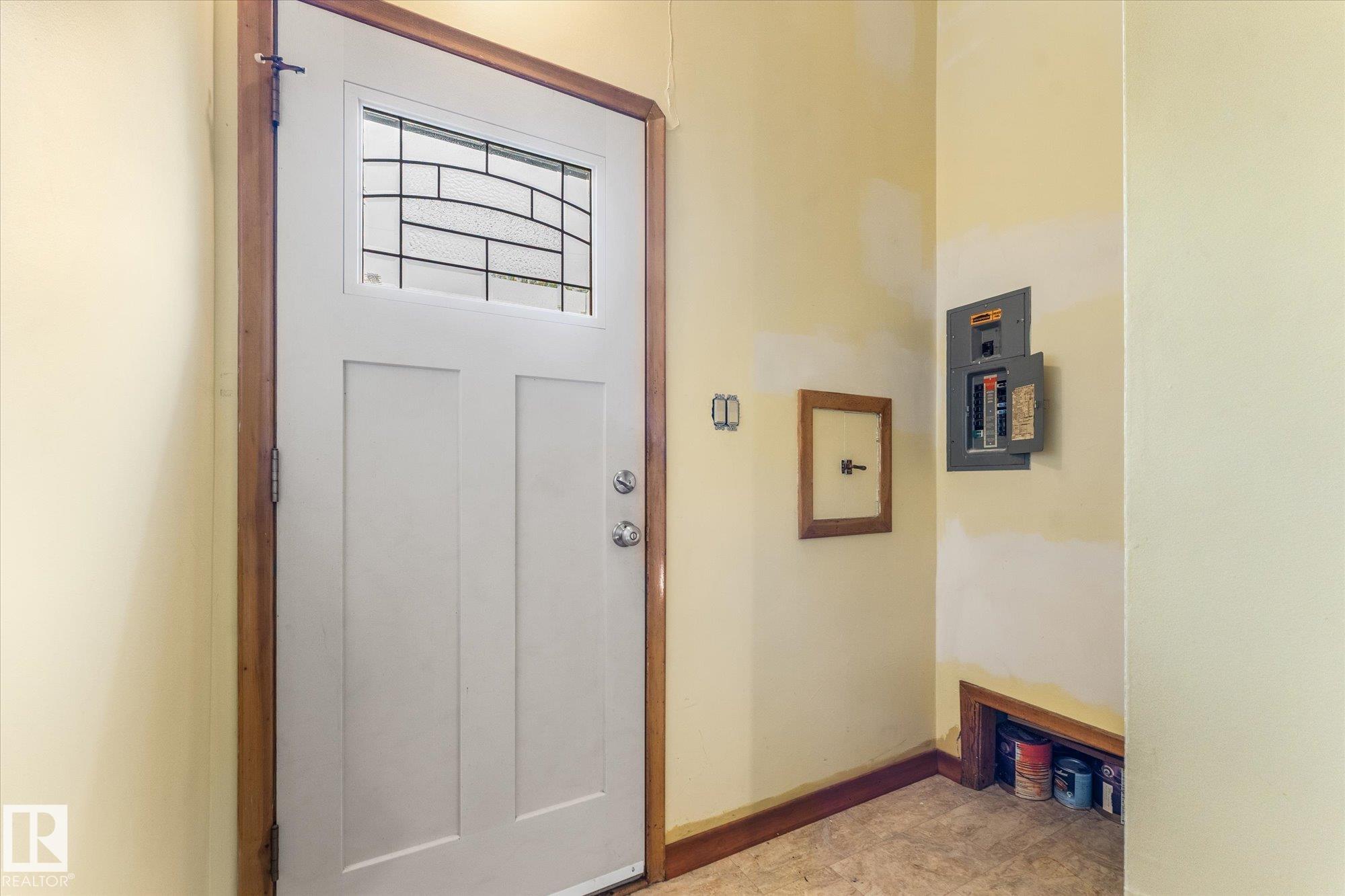 Listing photo thumbnail