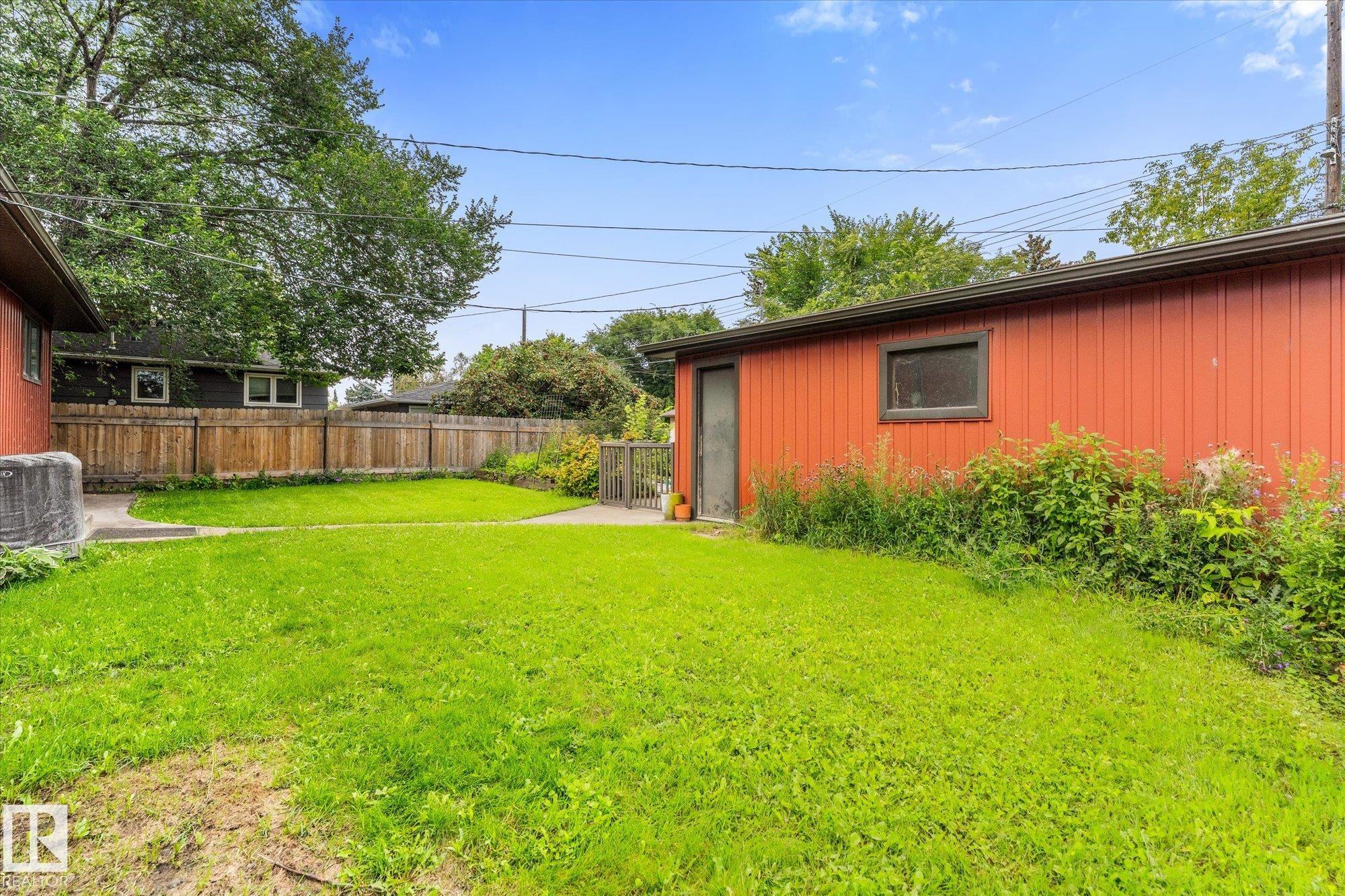 Listing photo thumbnail