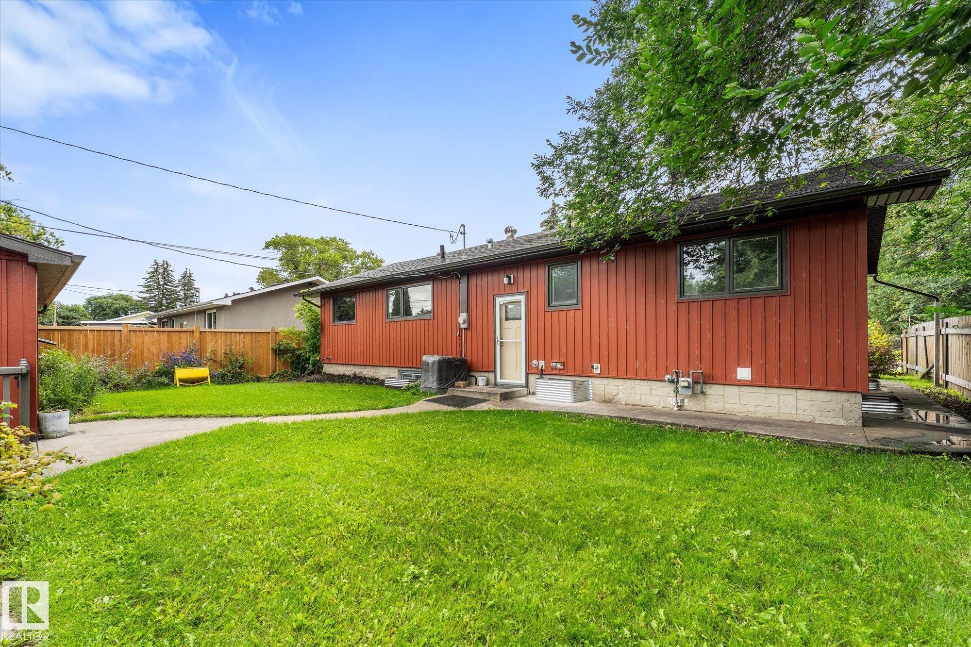 Listing photo thumbnail