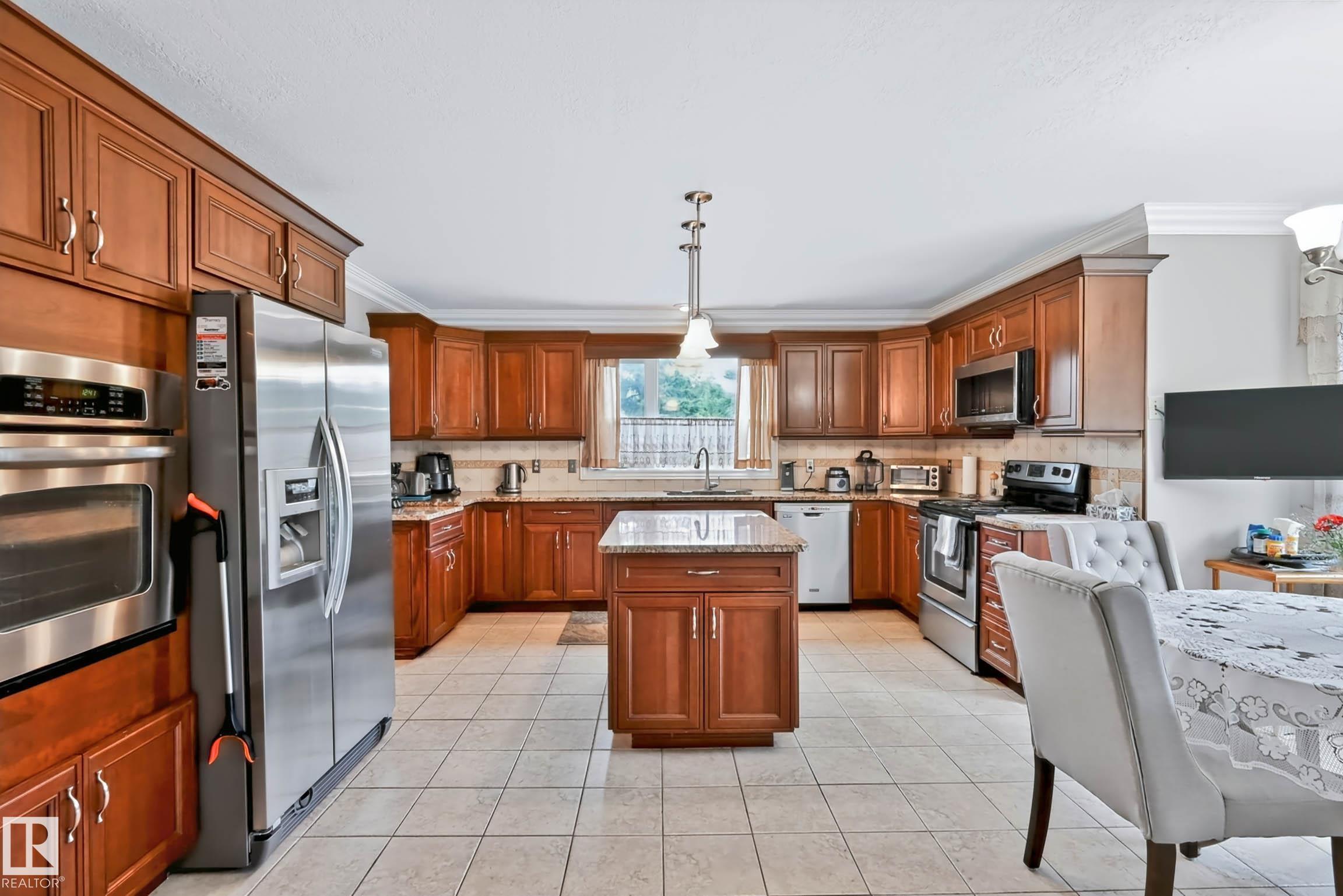 Photo 16 at 68 - 54324 Bellerose Drive, Summerbrook Estate, Rural Sturgeon County