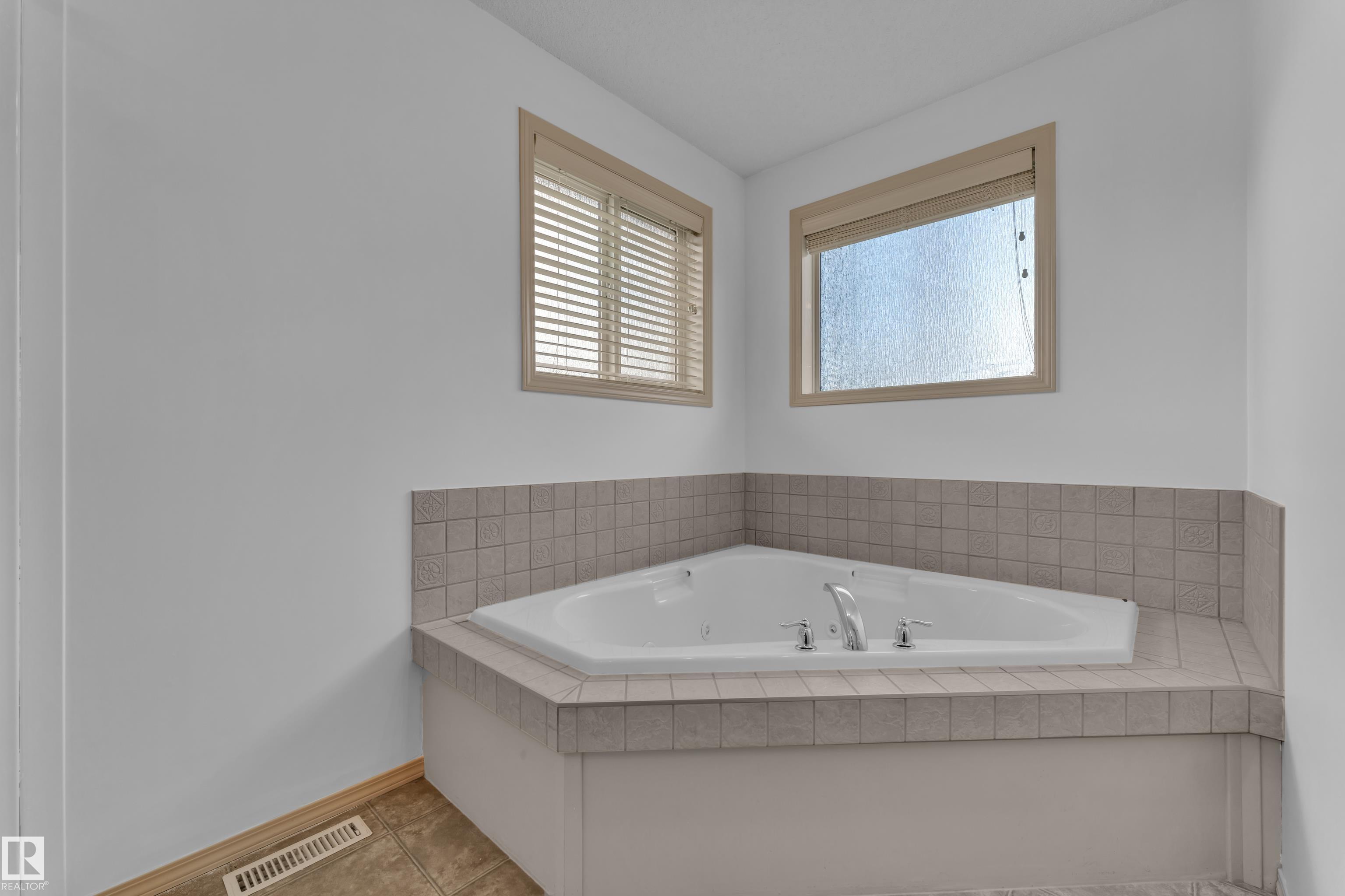 Photo 34 at 14031 136 Street NW, Hudson, Edmonton