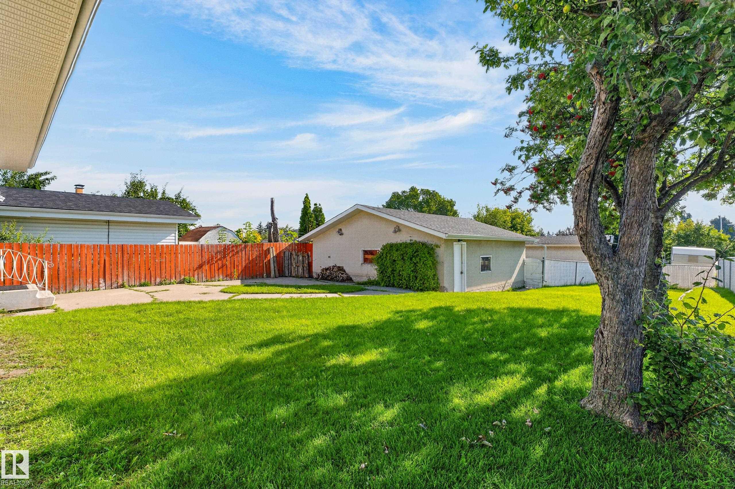 Listing photo thumbnail