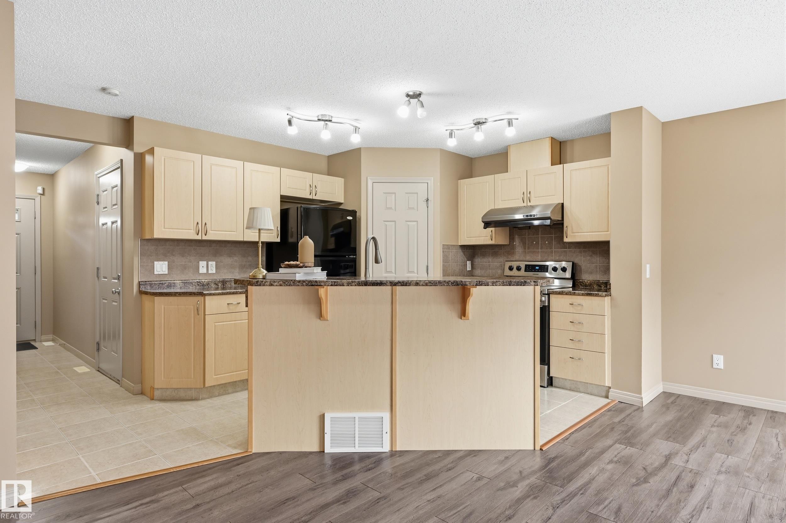 Photo 12 at 60 - 1128 156 Street NW, South Terwillegar, Edmonton