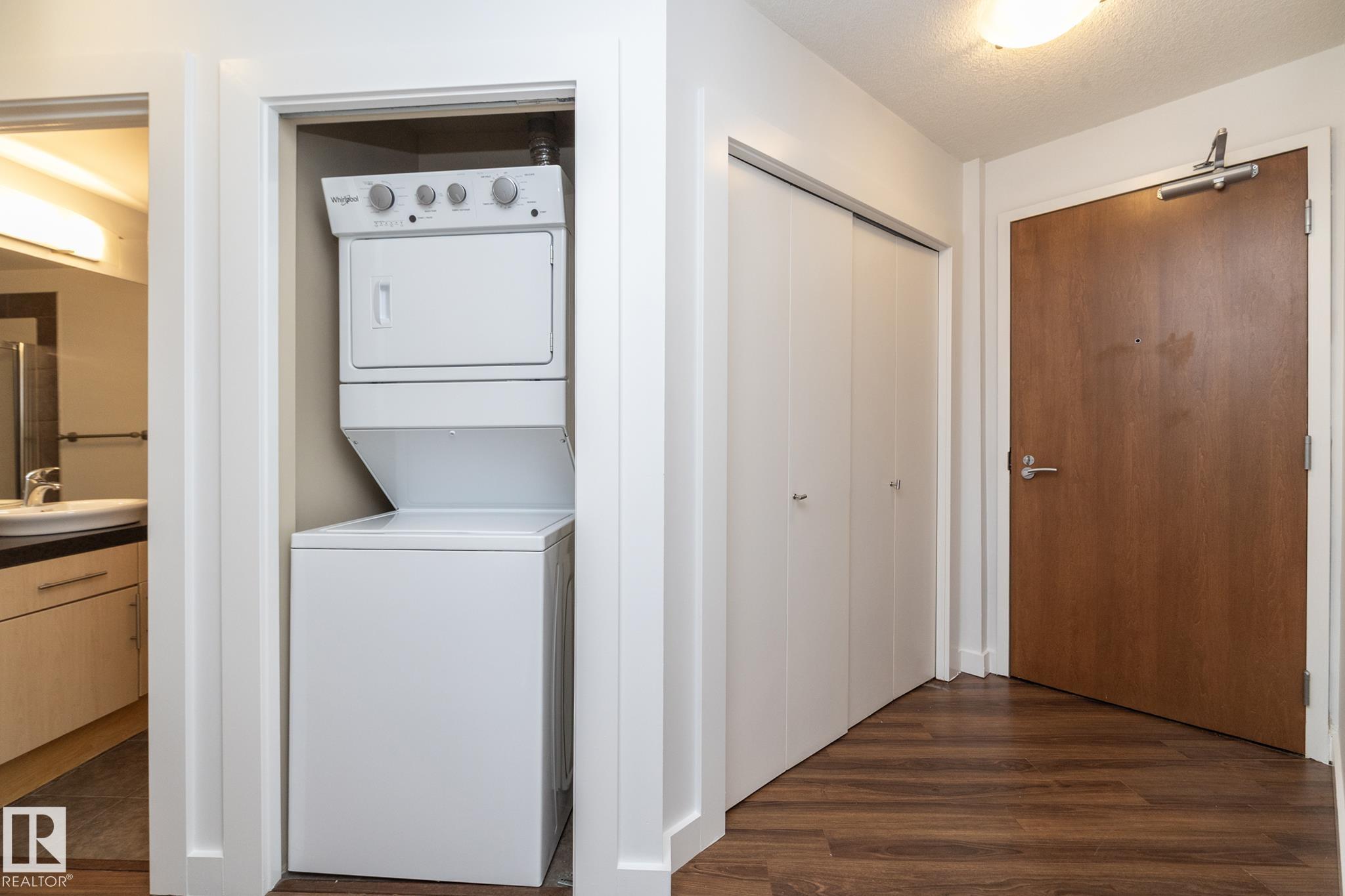 1004 - 10136 104 Street NW, Downtown, Edmonton