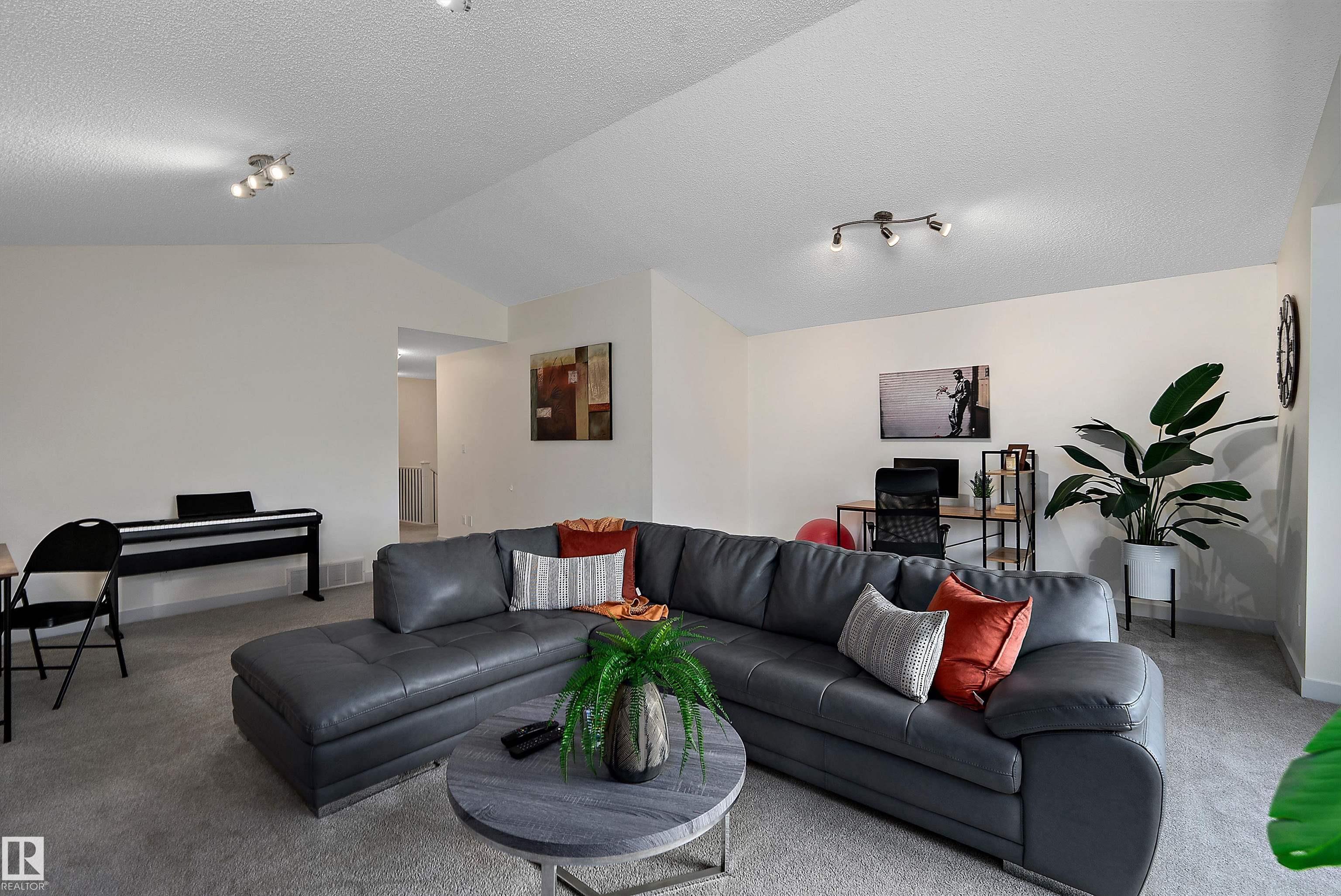Photo 23 at 15832 11 Avenue SW, Glenridding Heights, Edmonton