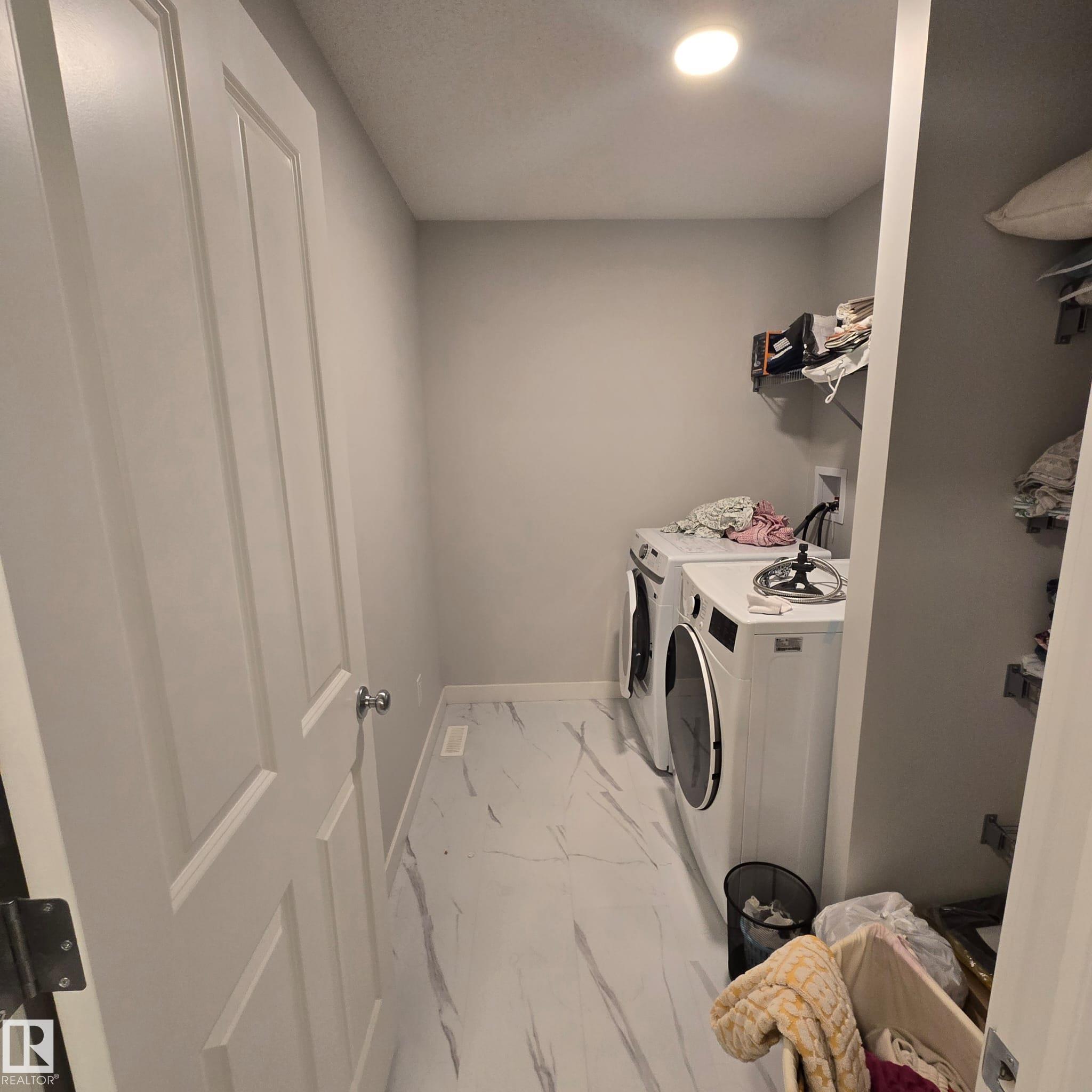 Photo 16 at 3014 9 Street NW, Maple Crest, Edmonton