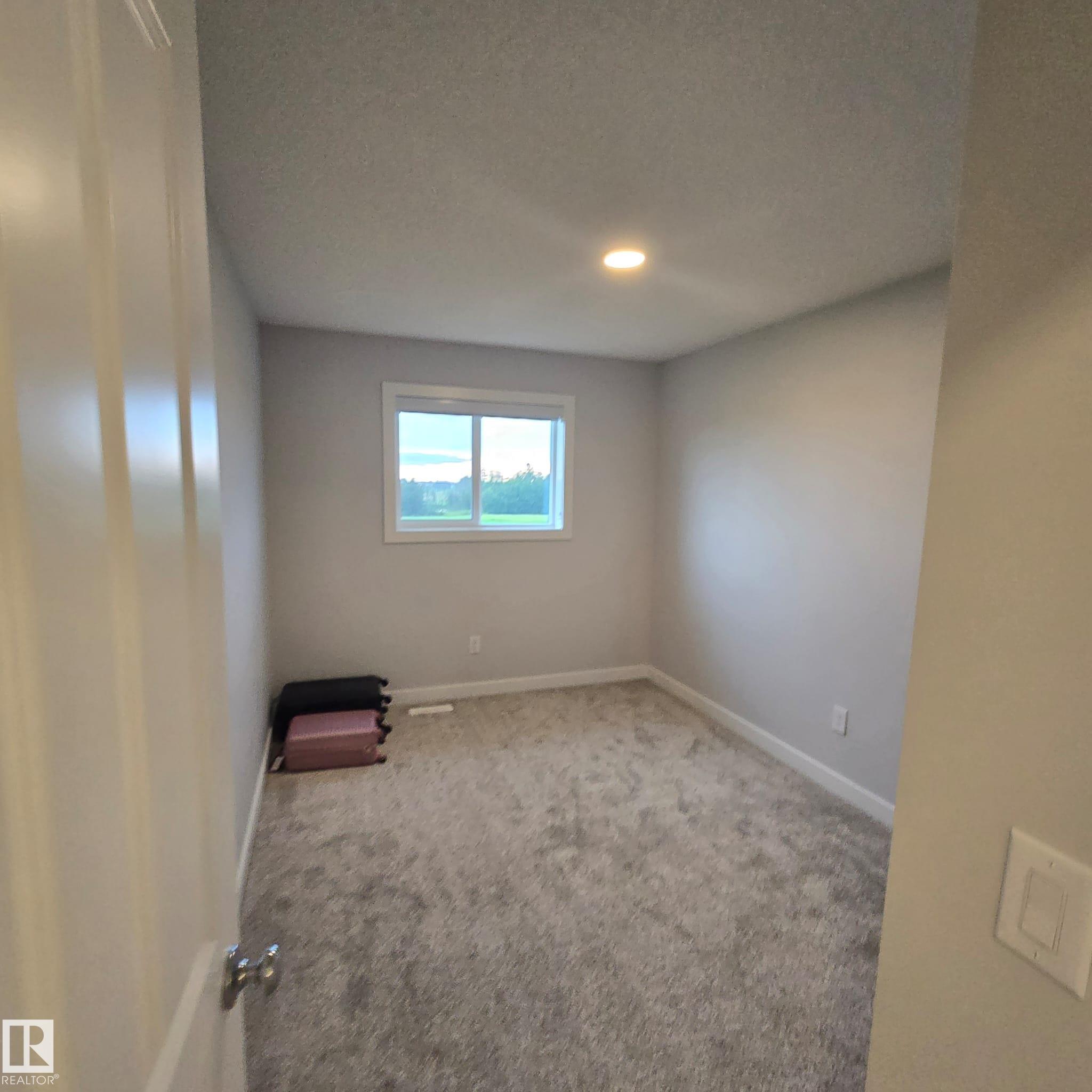 Photo 19 at 3014 9 Street NW, Maple Crest, Edmonton